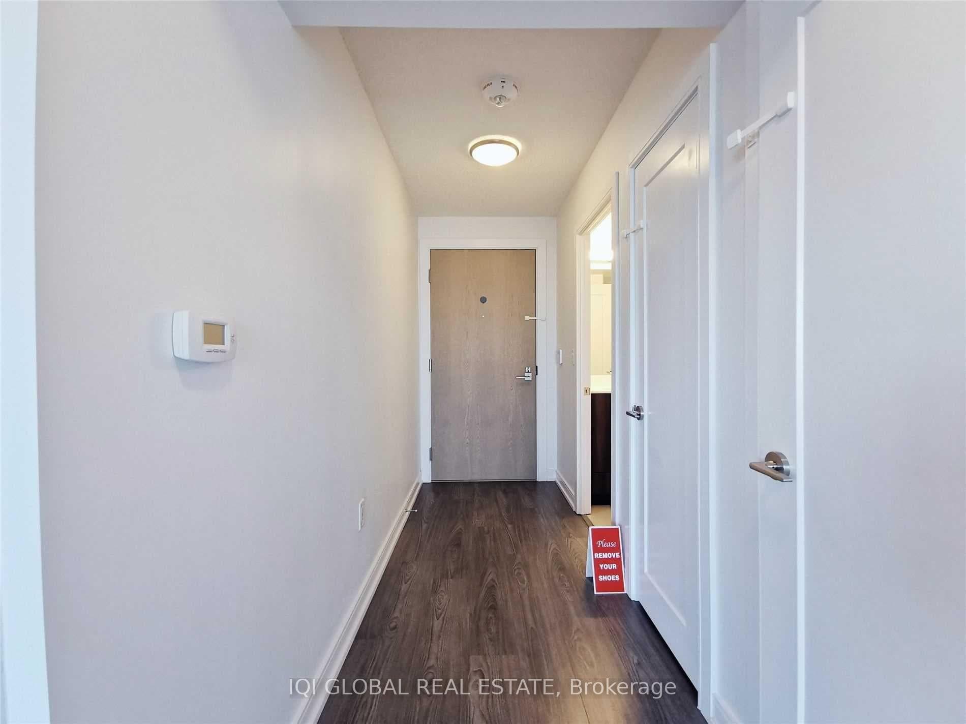 225 Village Green Square Unit 1709 photo 6