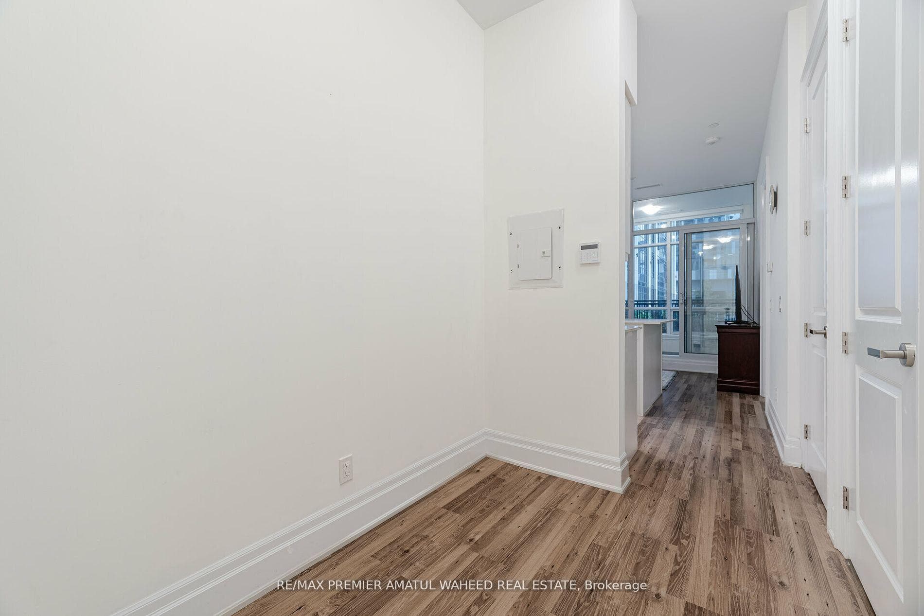 9085 Jane Street Unit 101 photo 8