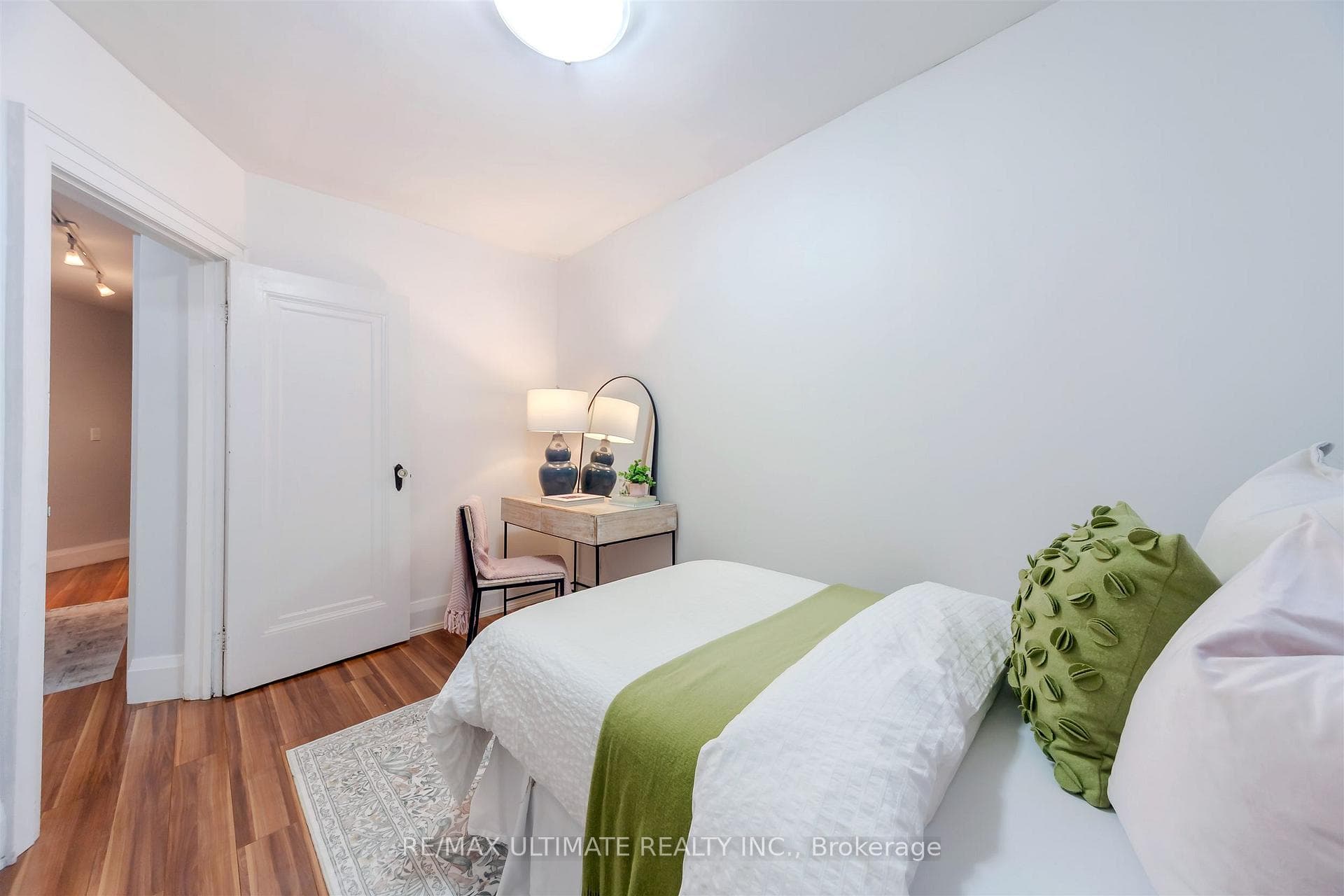 46 Lorindale Avenue Unit Upper photo 23