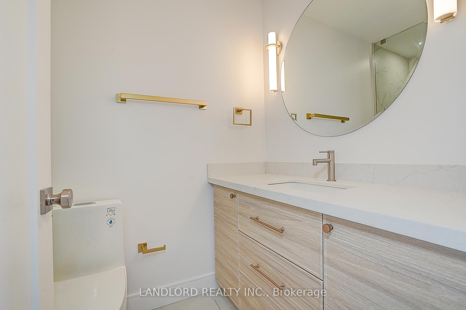 1344 Pape Avenue Unit Unit 2 photo 32