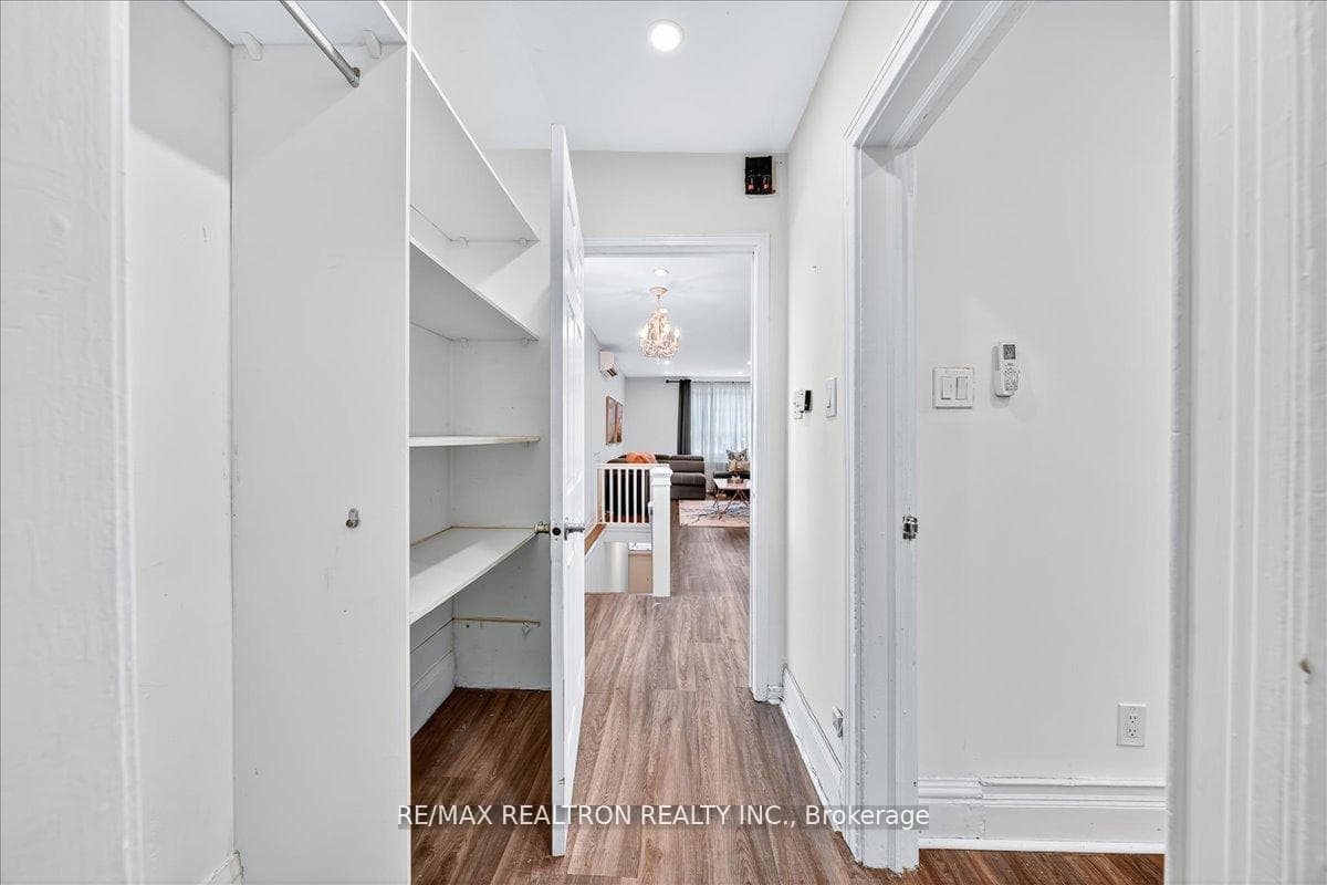 1640 Queen Street Unit Upper photo 8