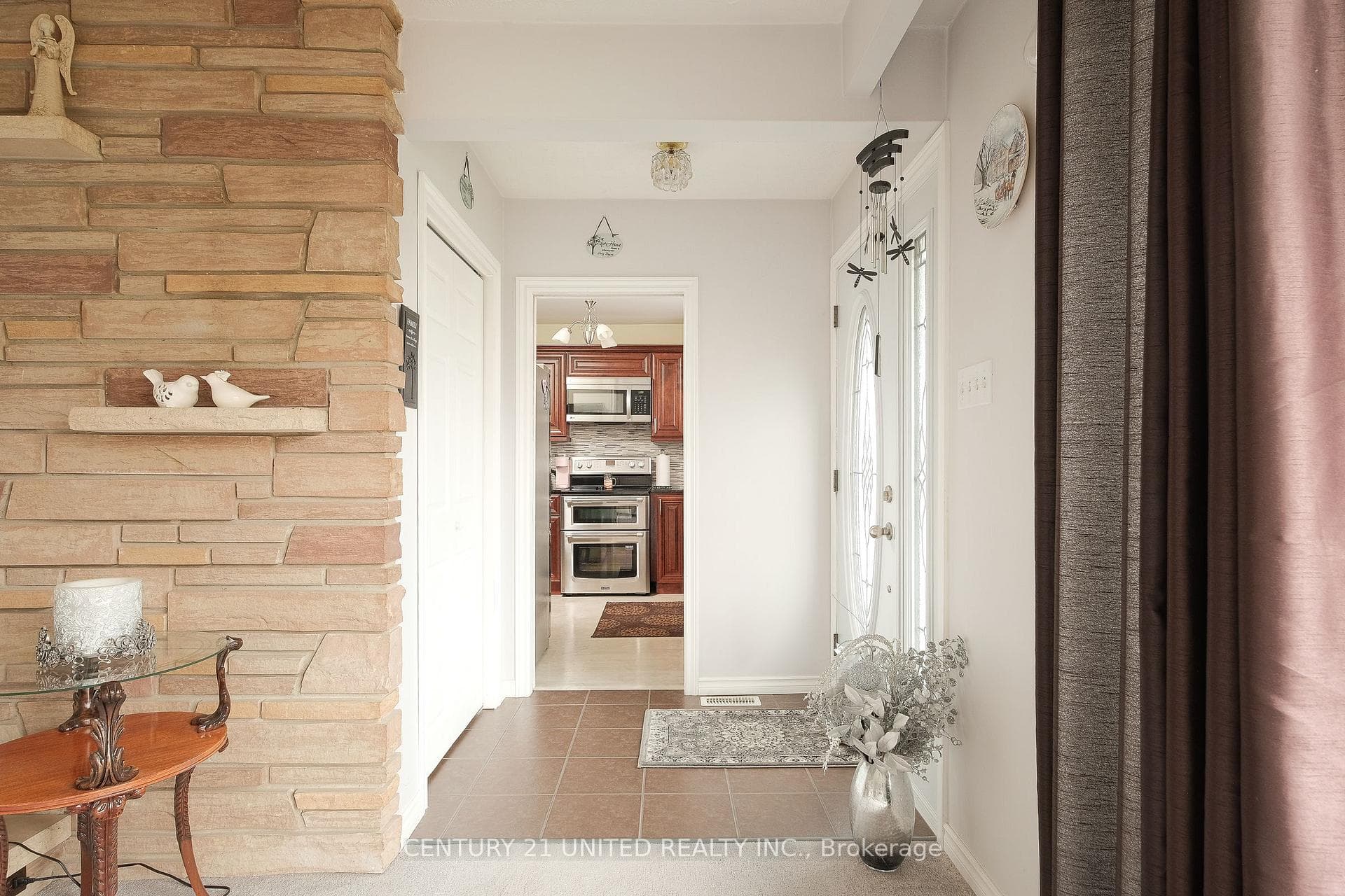 1366 Leighton Road photo 7