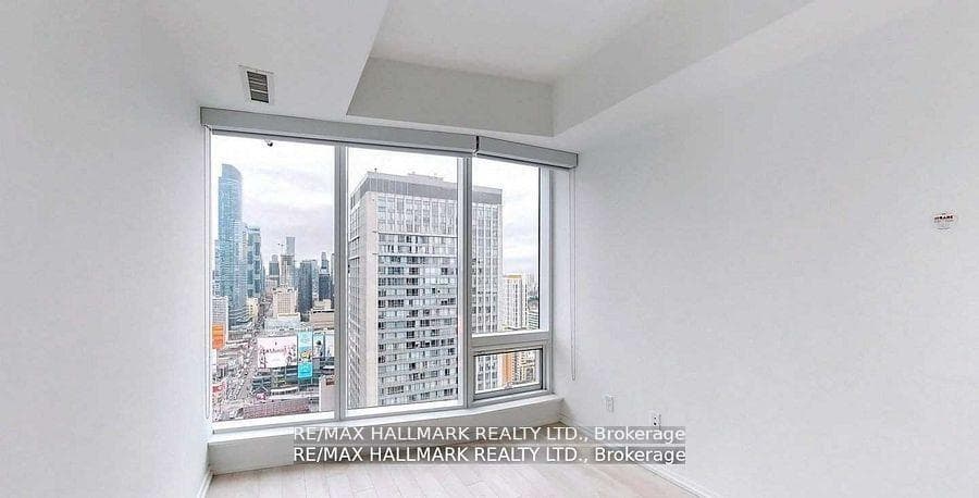 197 Yonge Street Unit 3114 photo 11