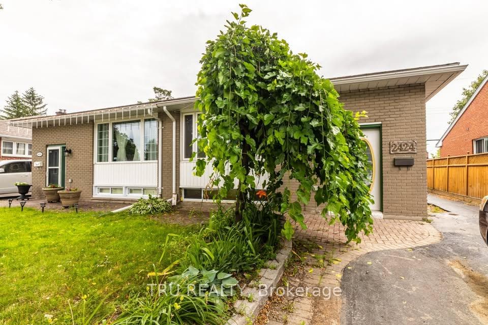 2424 Iris Street Unit B photo 1