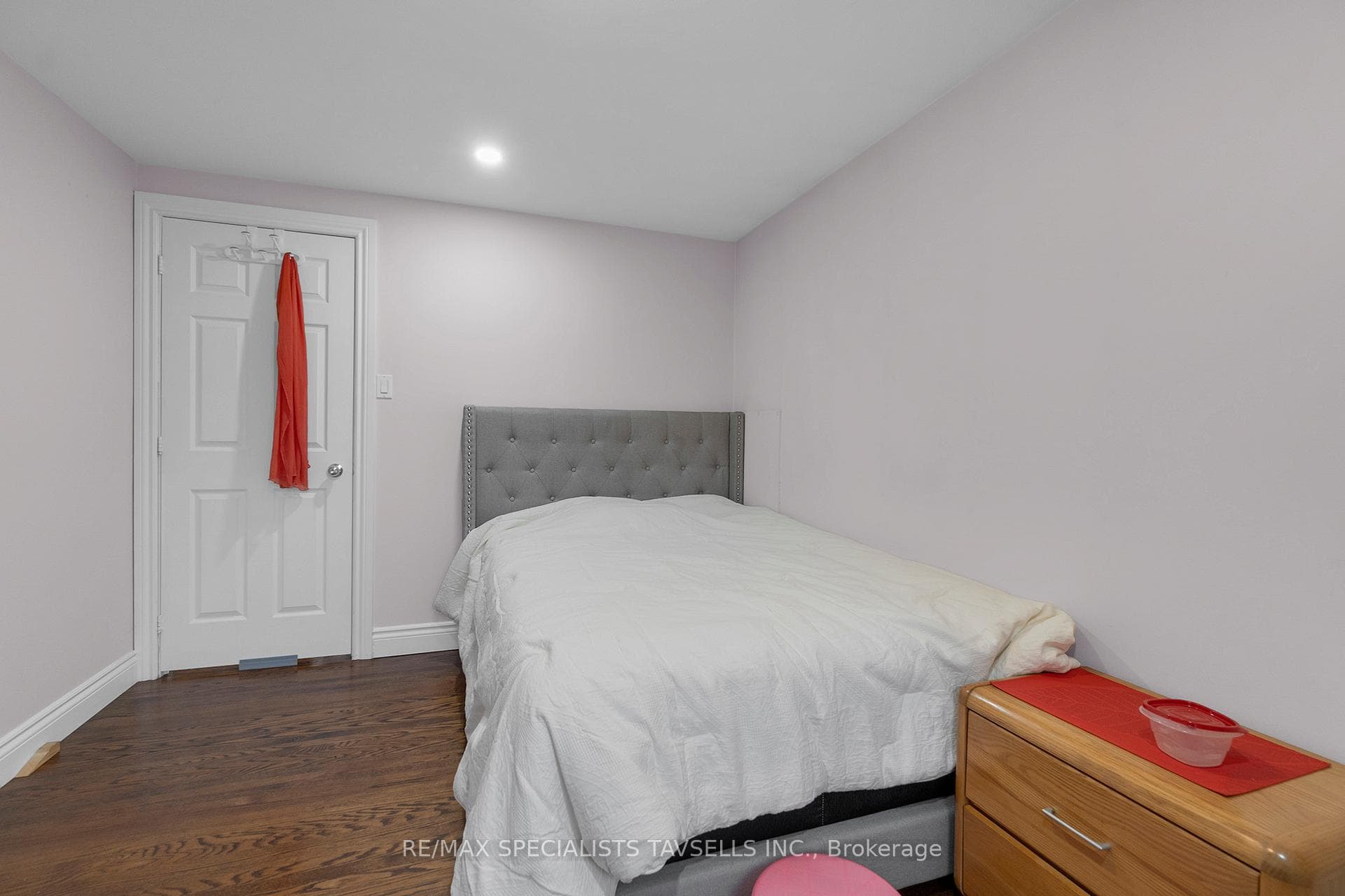 1677 Vaughan Drive photo 23