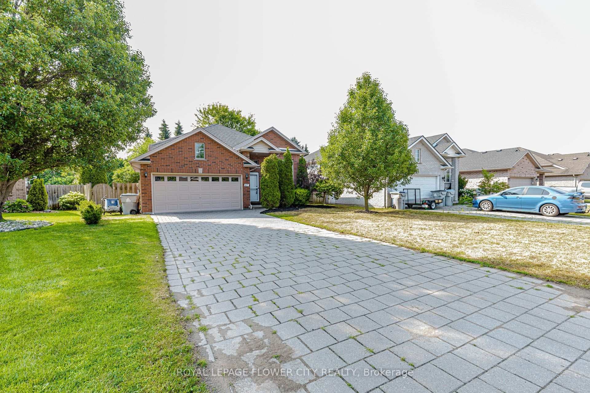 47 QUEENSWAY Drive photo 5