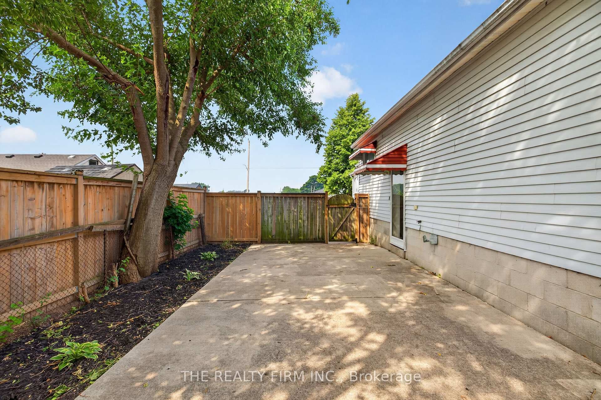 6 Appel Street photo 36