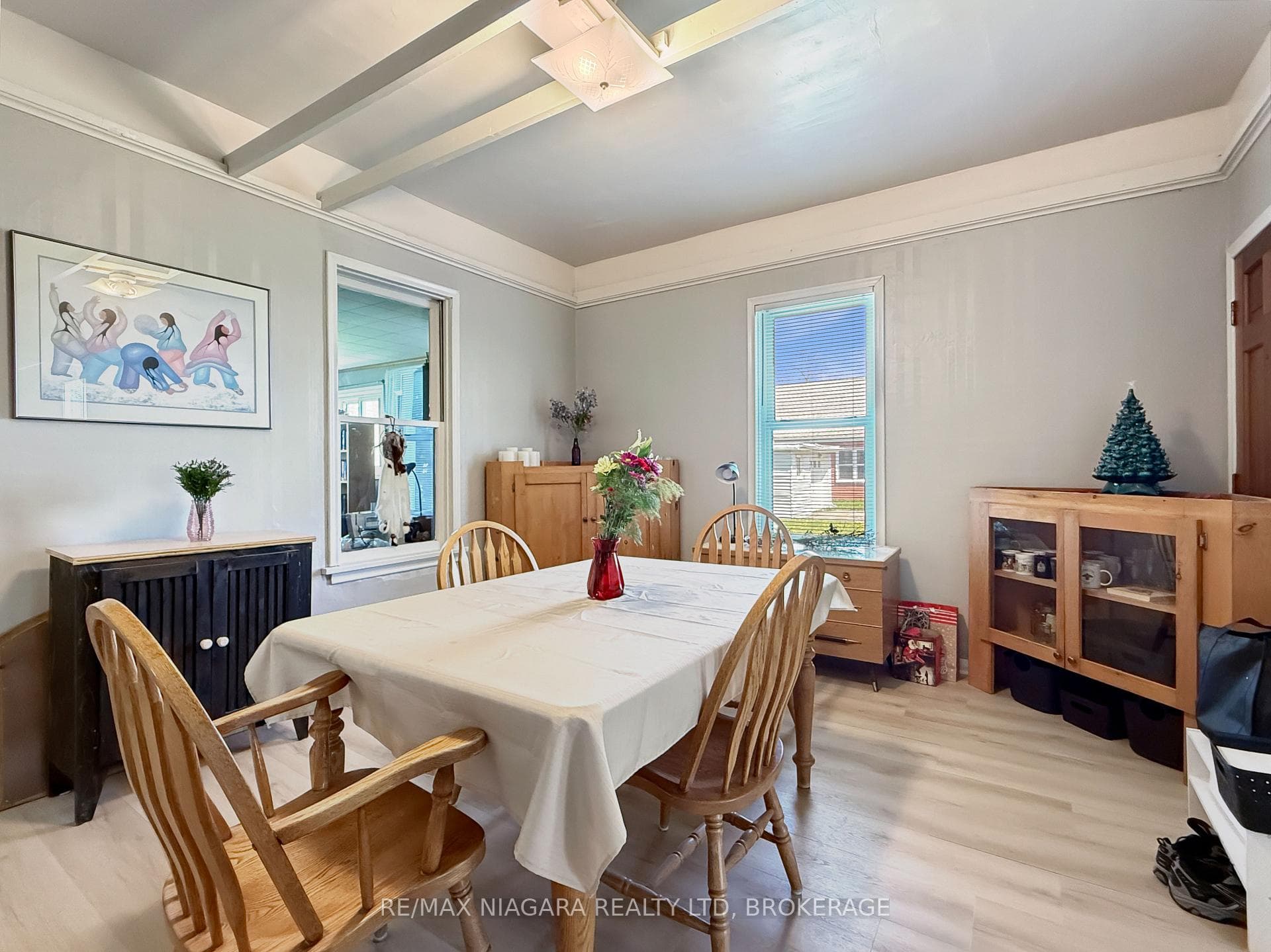 228 Courtwright Street photo 9