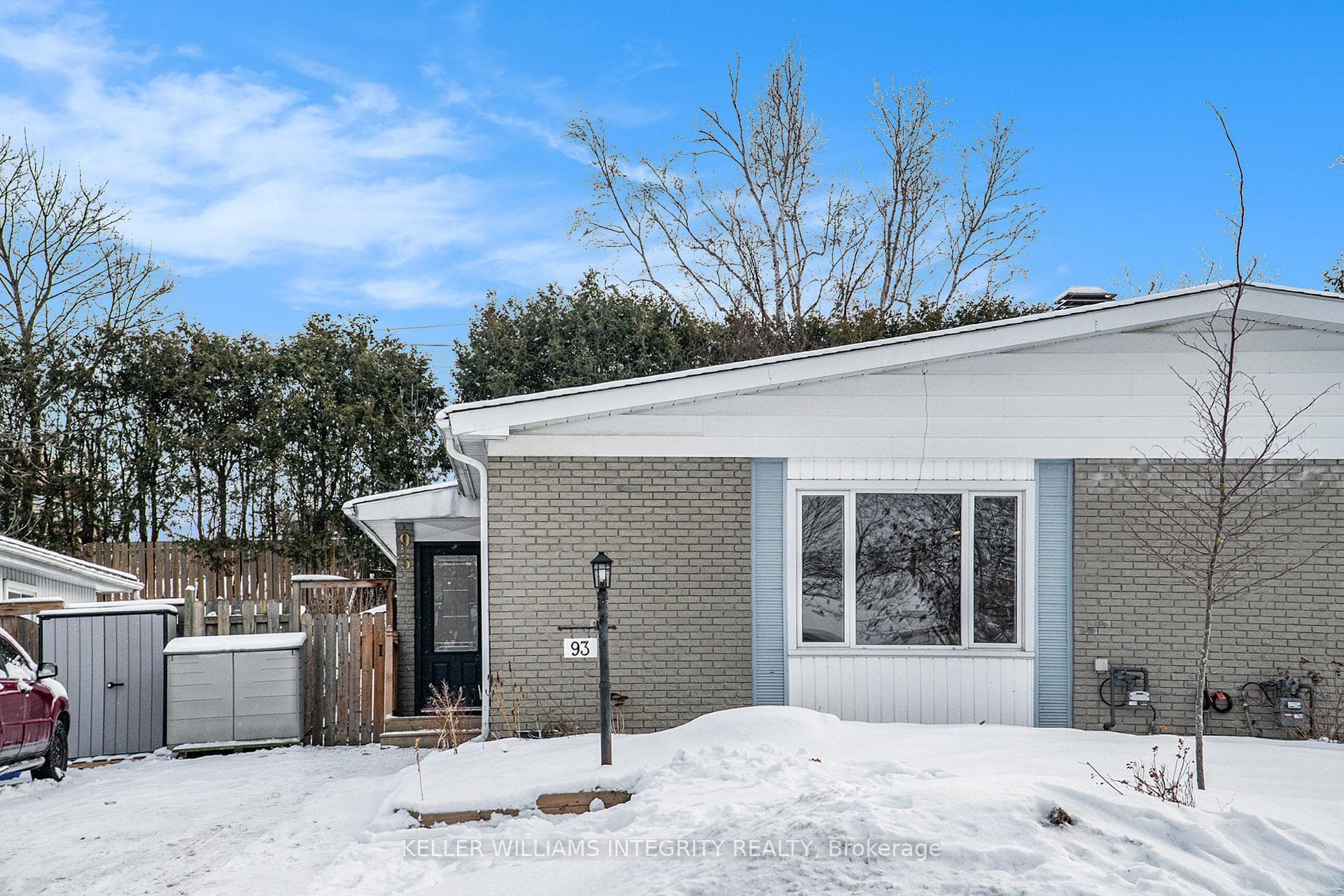 93 Hobart Crescent photo 2