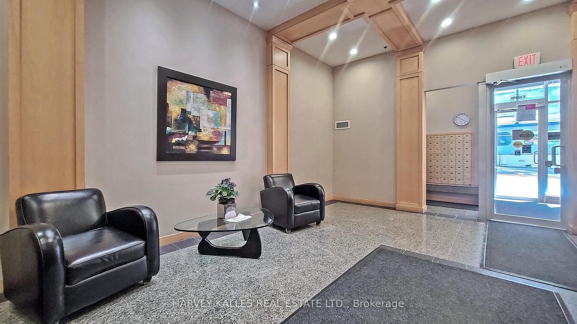 43 Eglinton Avenue Unit 902 photo 4