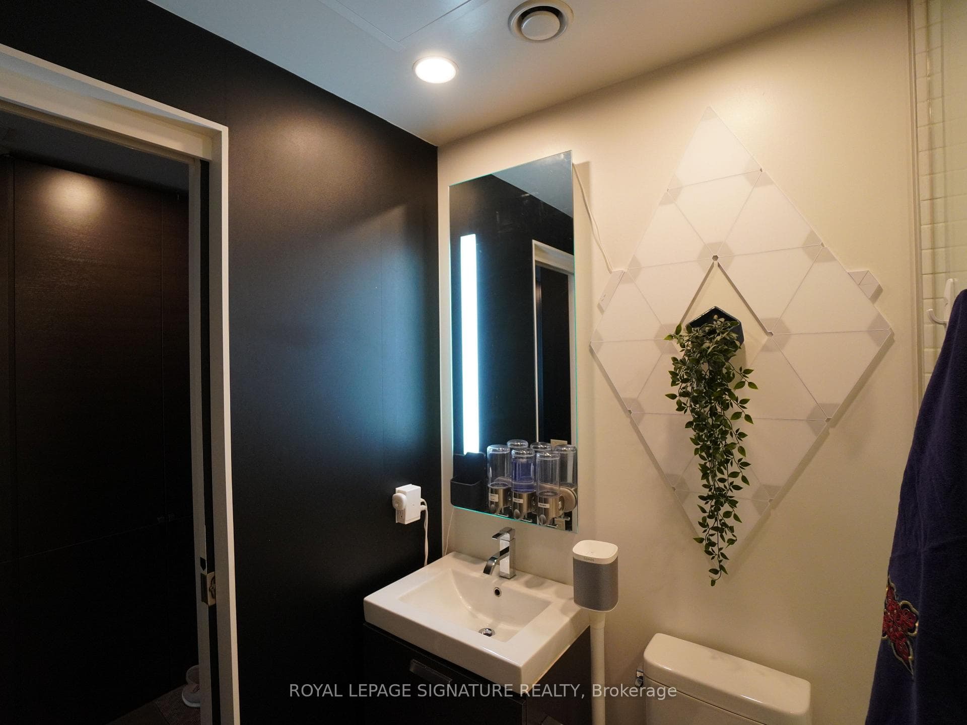 38 Stewart Street Unit 1006 photo 14