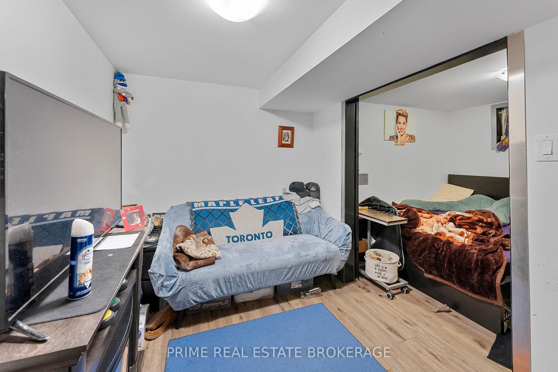 583 Maitland Street photo 13