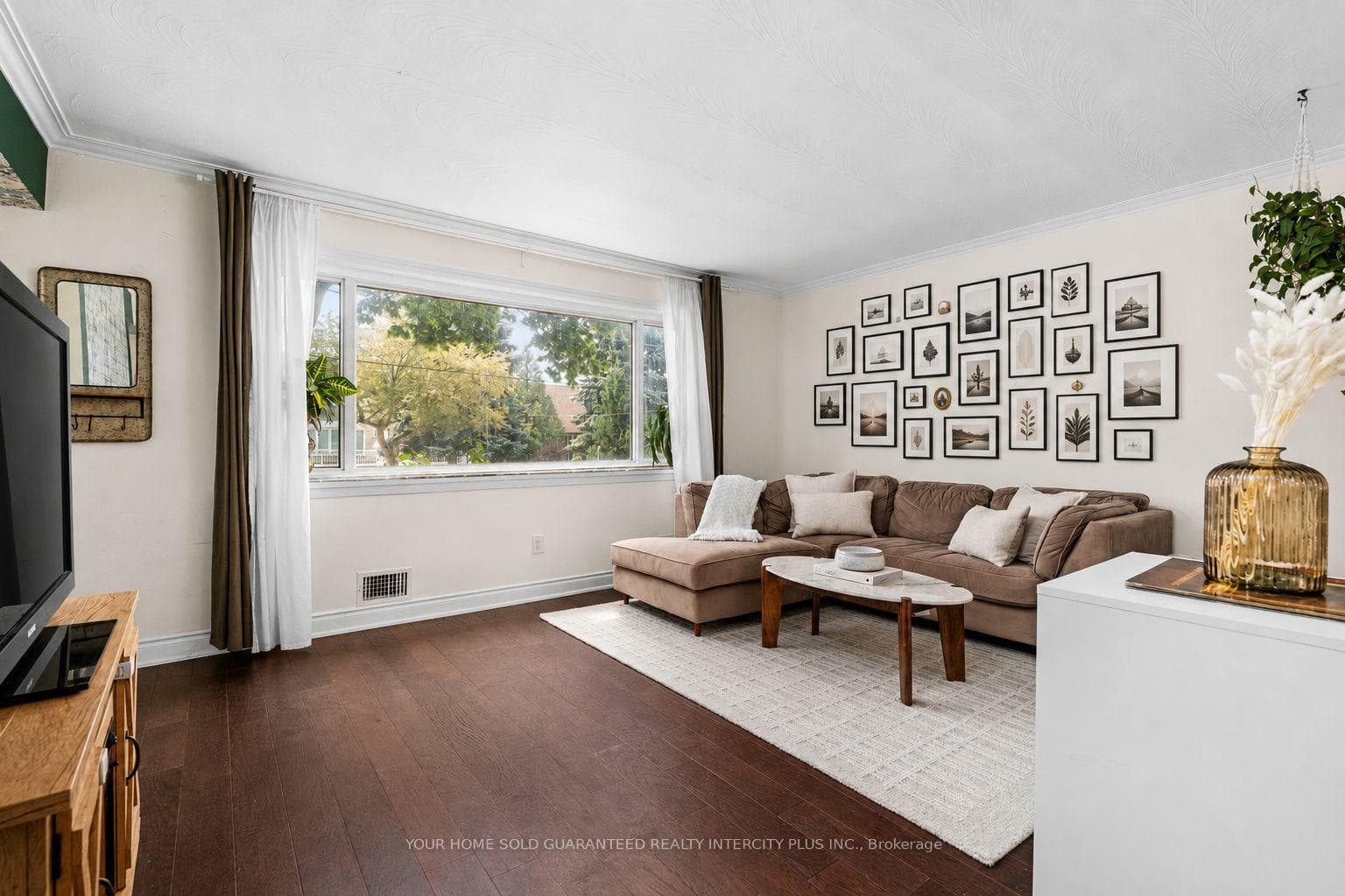 30 Garside Crescent photo 4