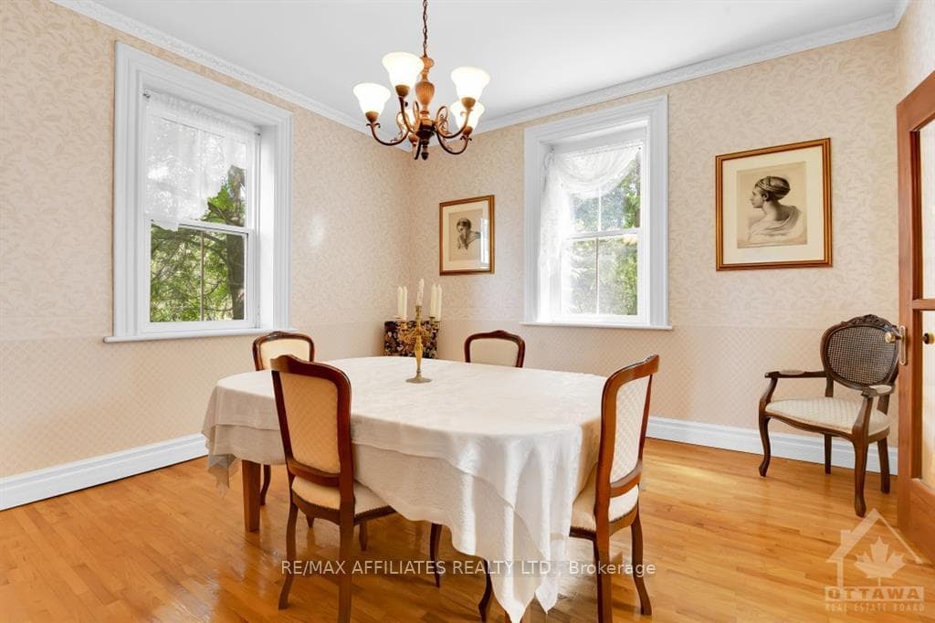 211 BROADWAY Street photo 9