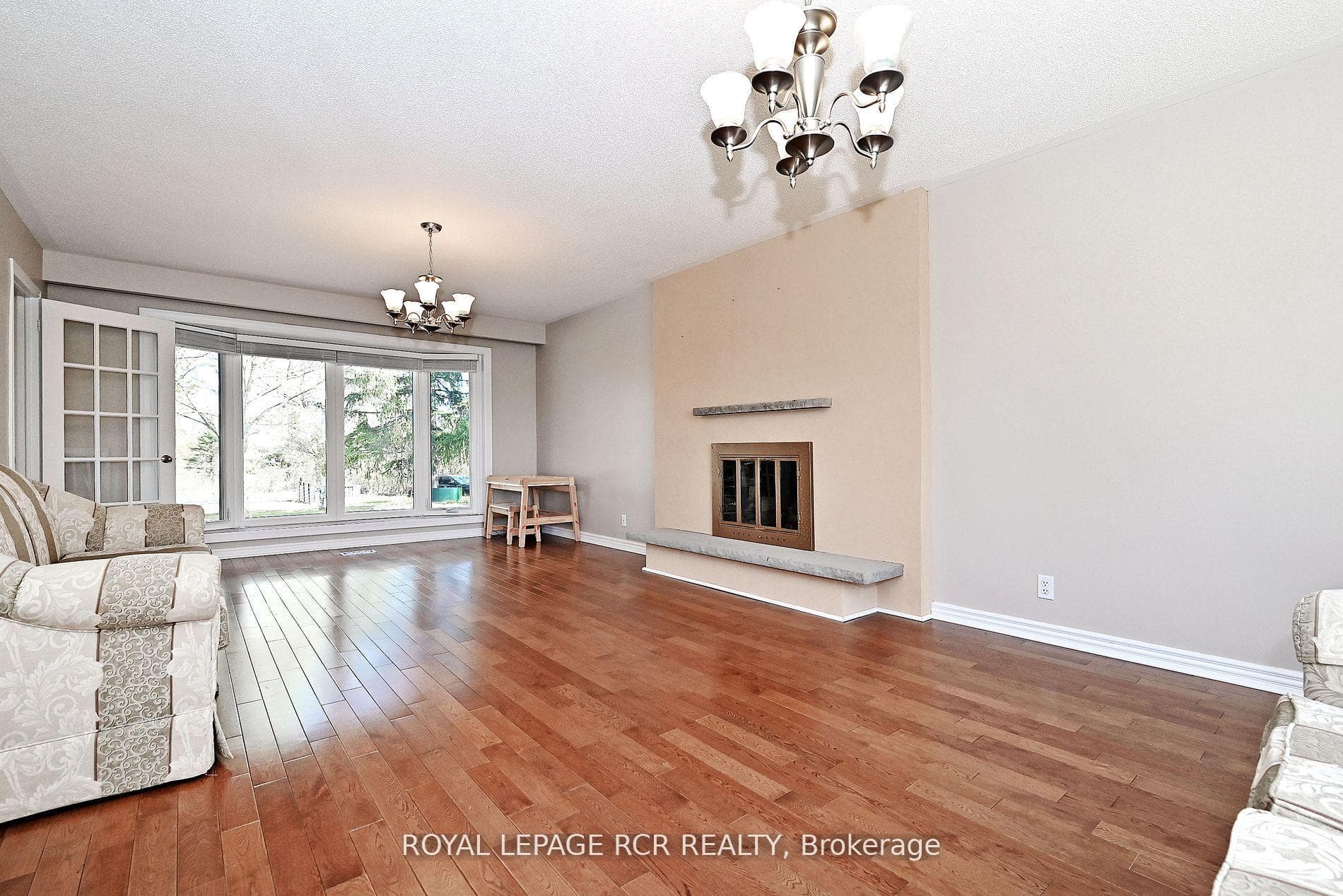 6215 17th Side Road photo 9