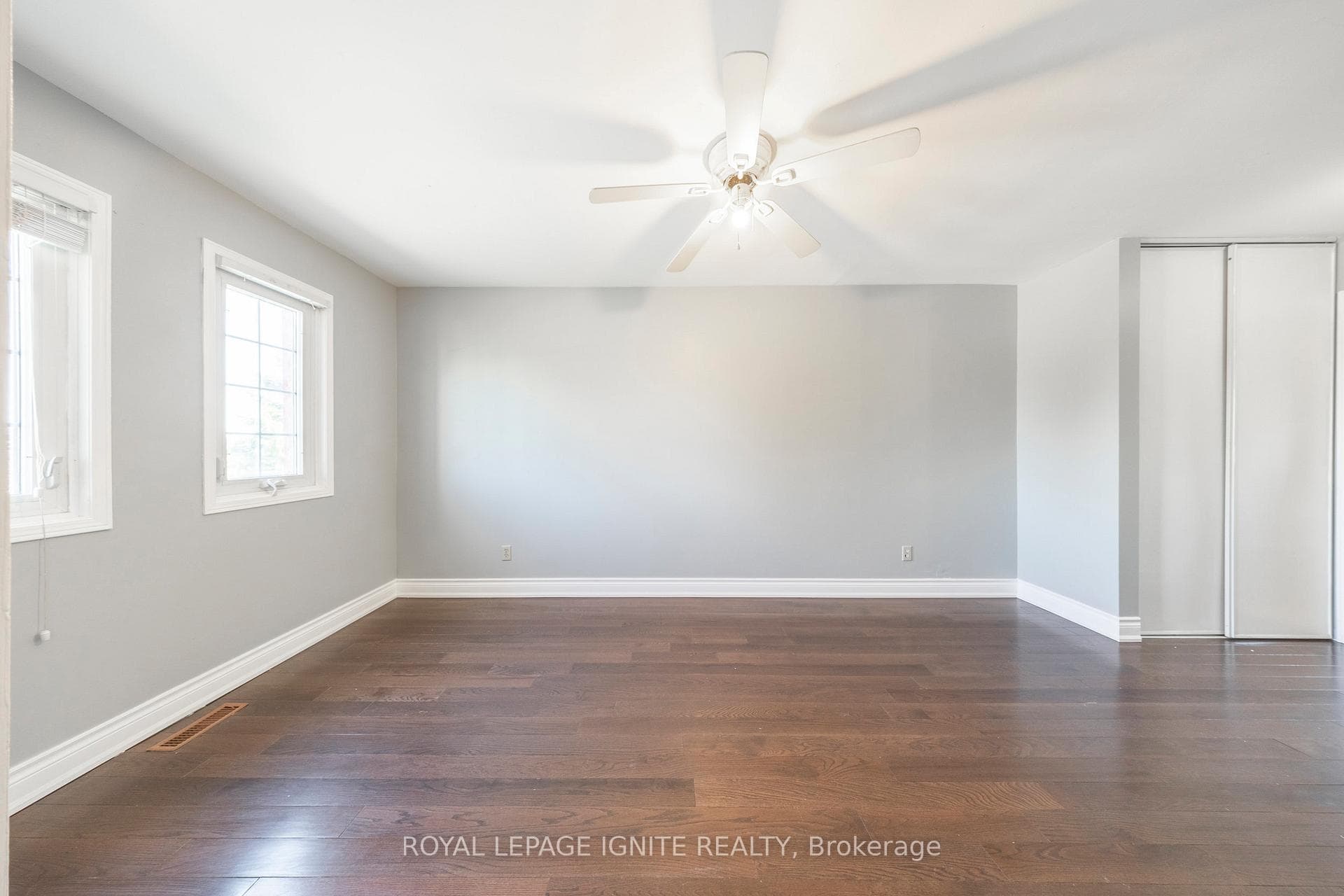 141 Courtney Crescent photo 29