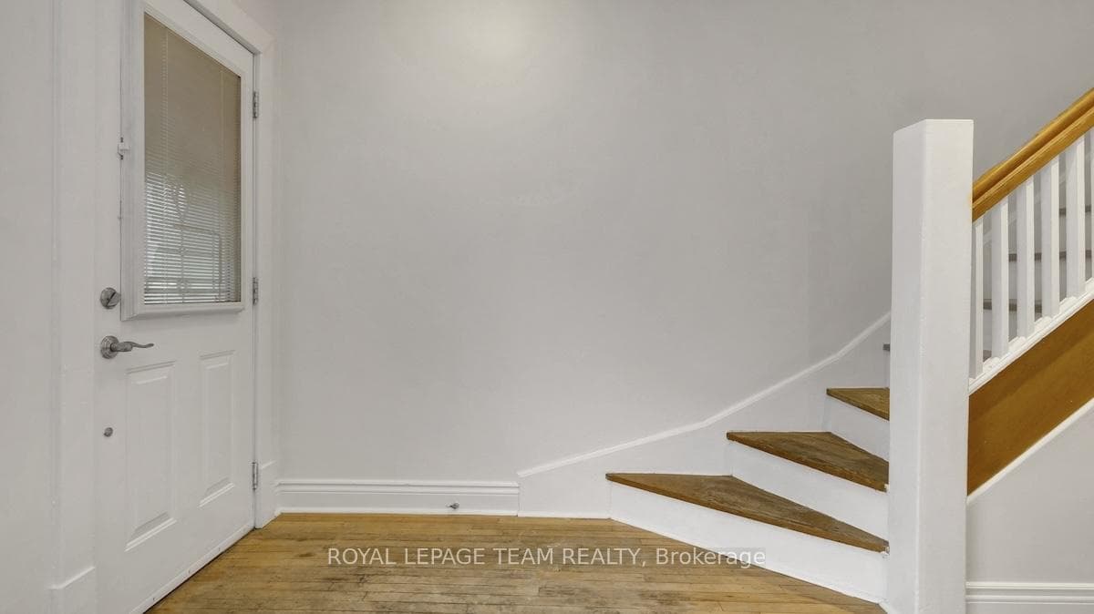43 Beverley Avenue photo 4