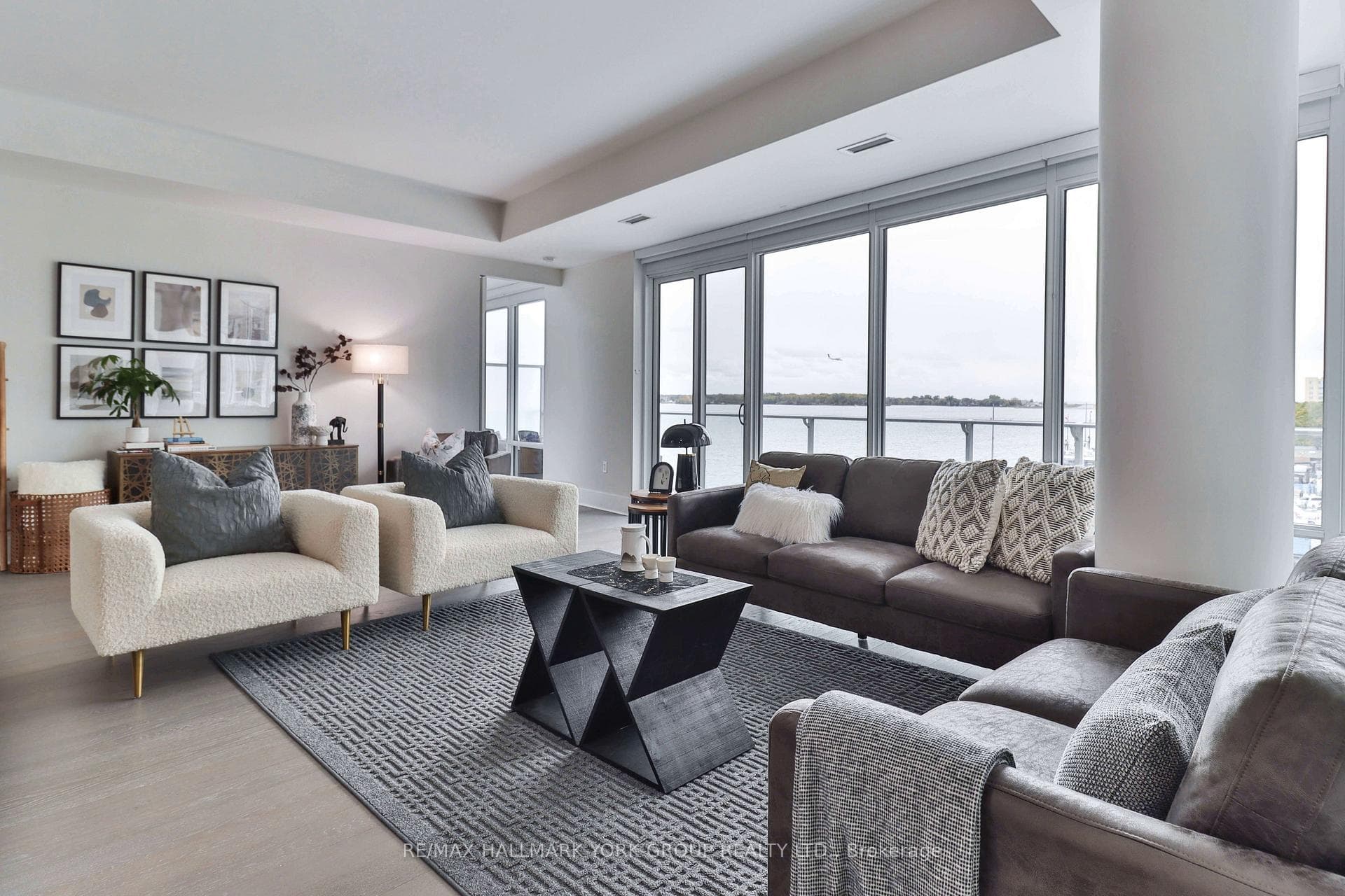 29 Queens Quay Unit 505 photo 1