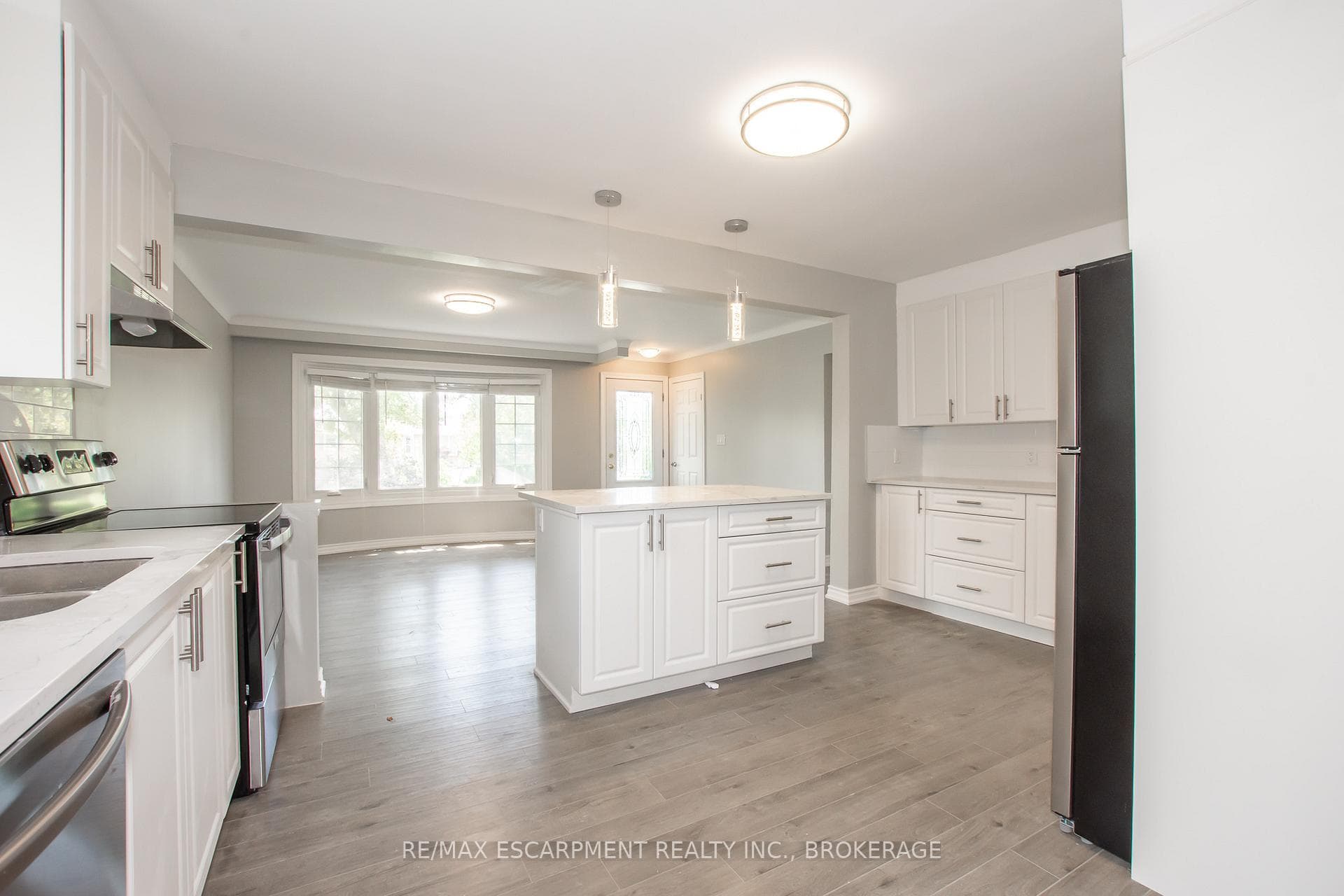 2 WOLFDALE Place Unit Main photo 18