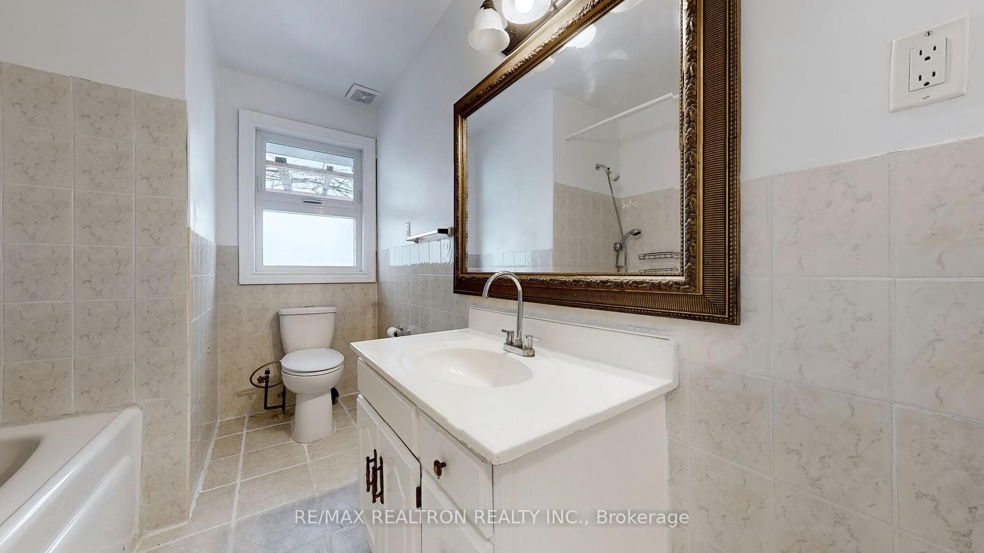 211 Harrygan Crescent photo 23
