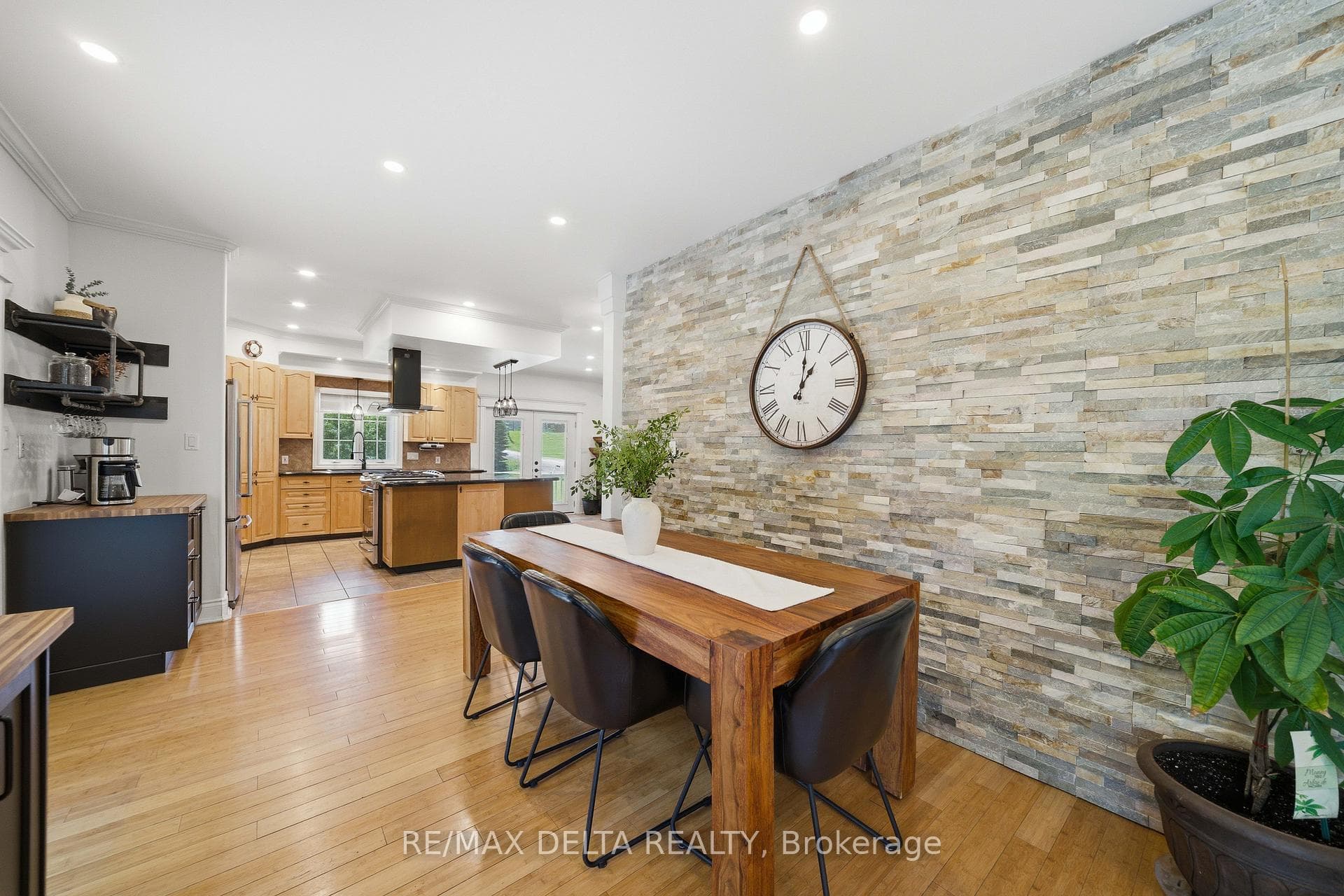 115 Pigeon Street photo 17