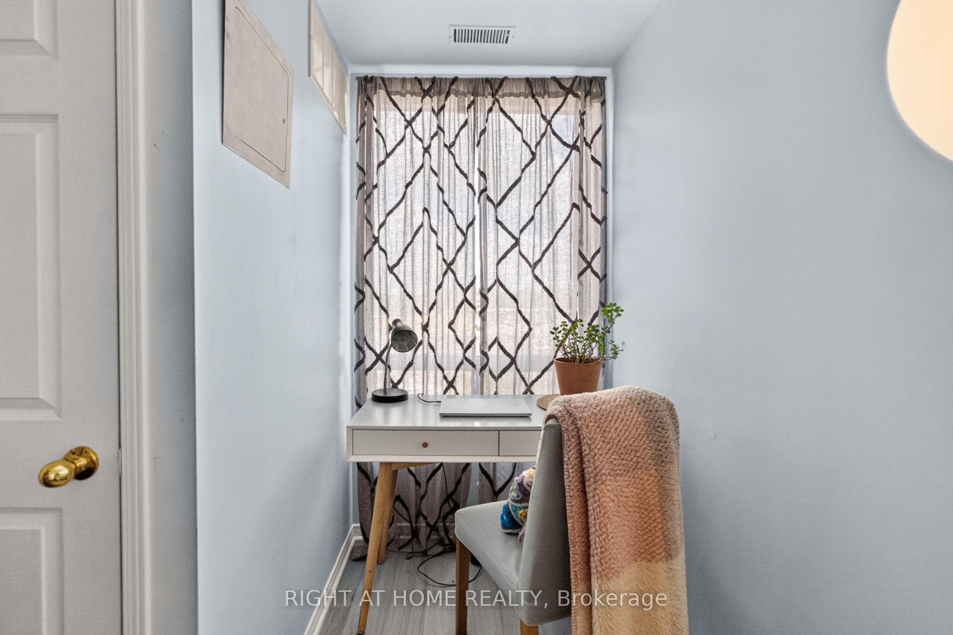 Study Nook in Bedroom 2