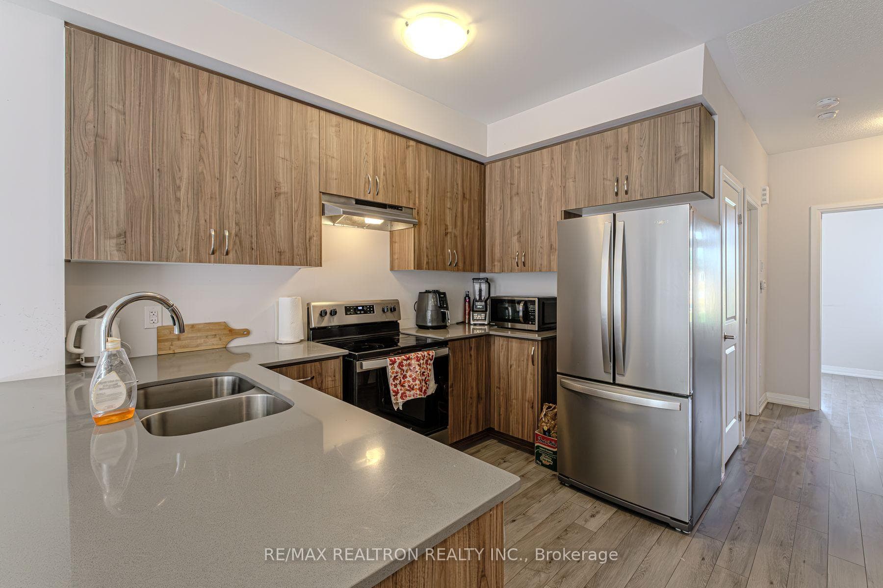 585 Colborne Street Unit 305 photo 9