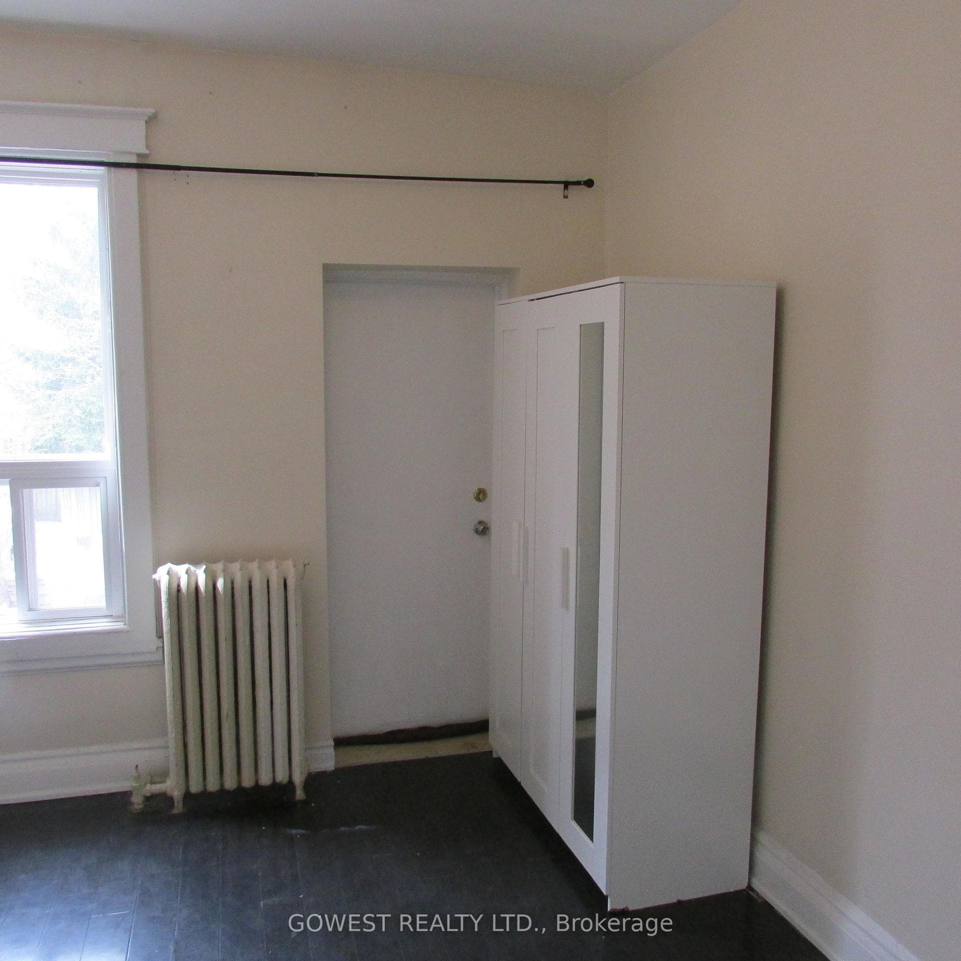 2011 Dundas Street Unit Main#1 photo 2