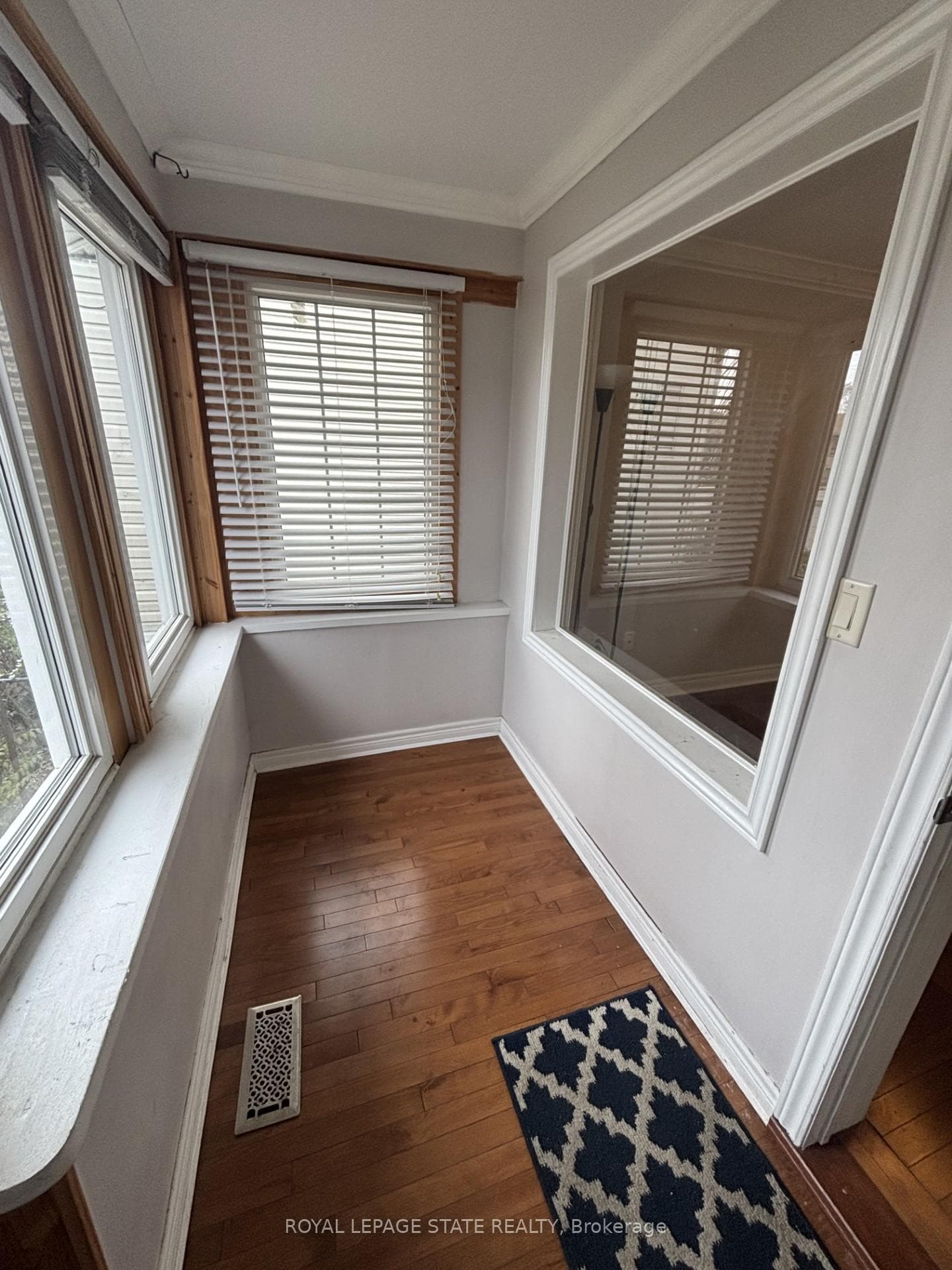 205 Ivon Avenue photo 6