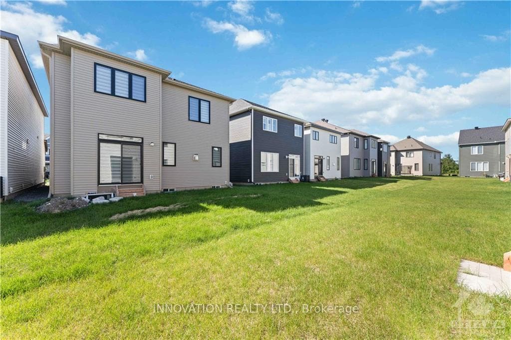 769 DERREEN Avenue photo 28