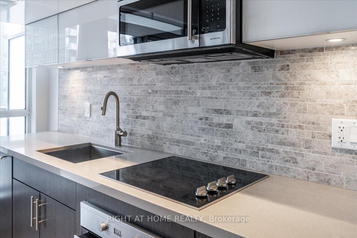 8 Mercer Street Unit 1210 photo 7