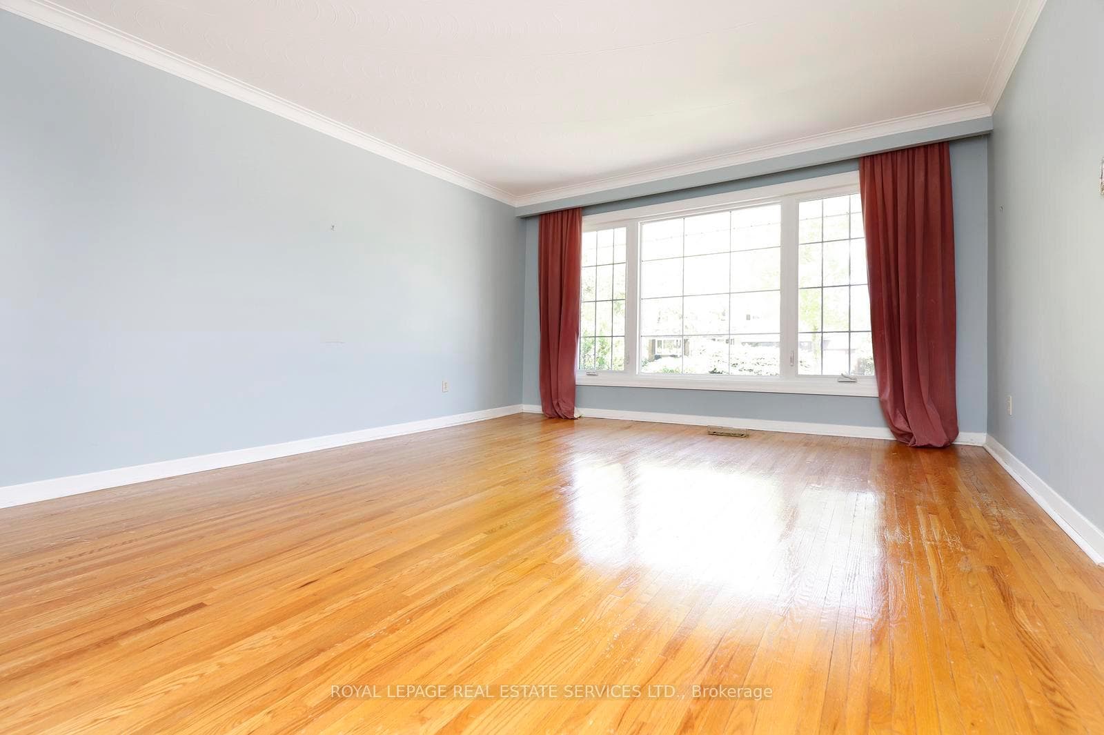 1492 Hillgrove Road photo 8
