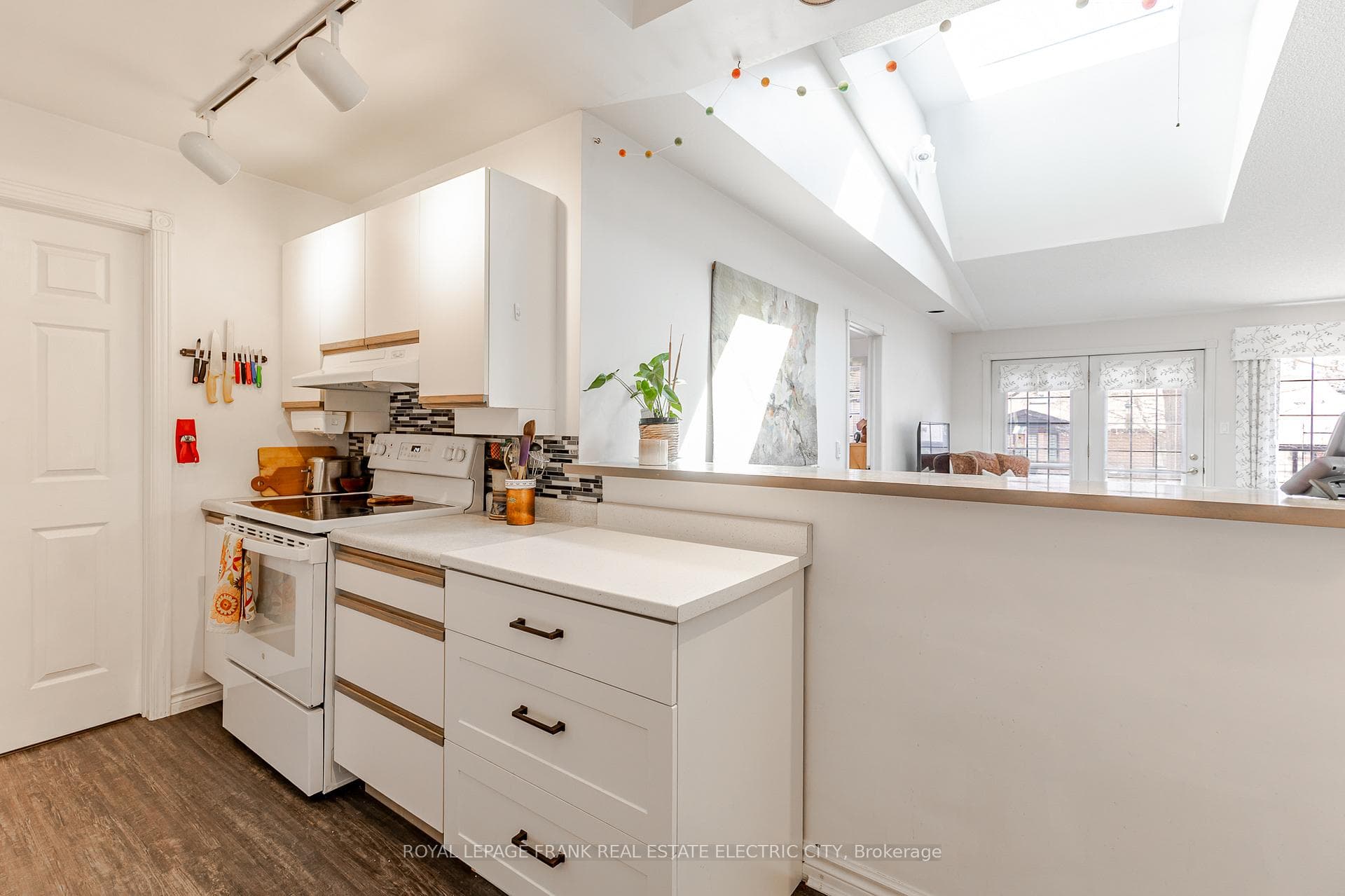 685 Whitaker Street Unit 6 photo 12
