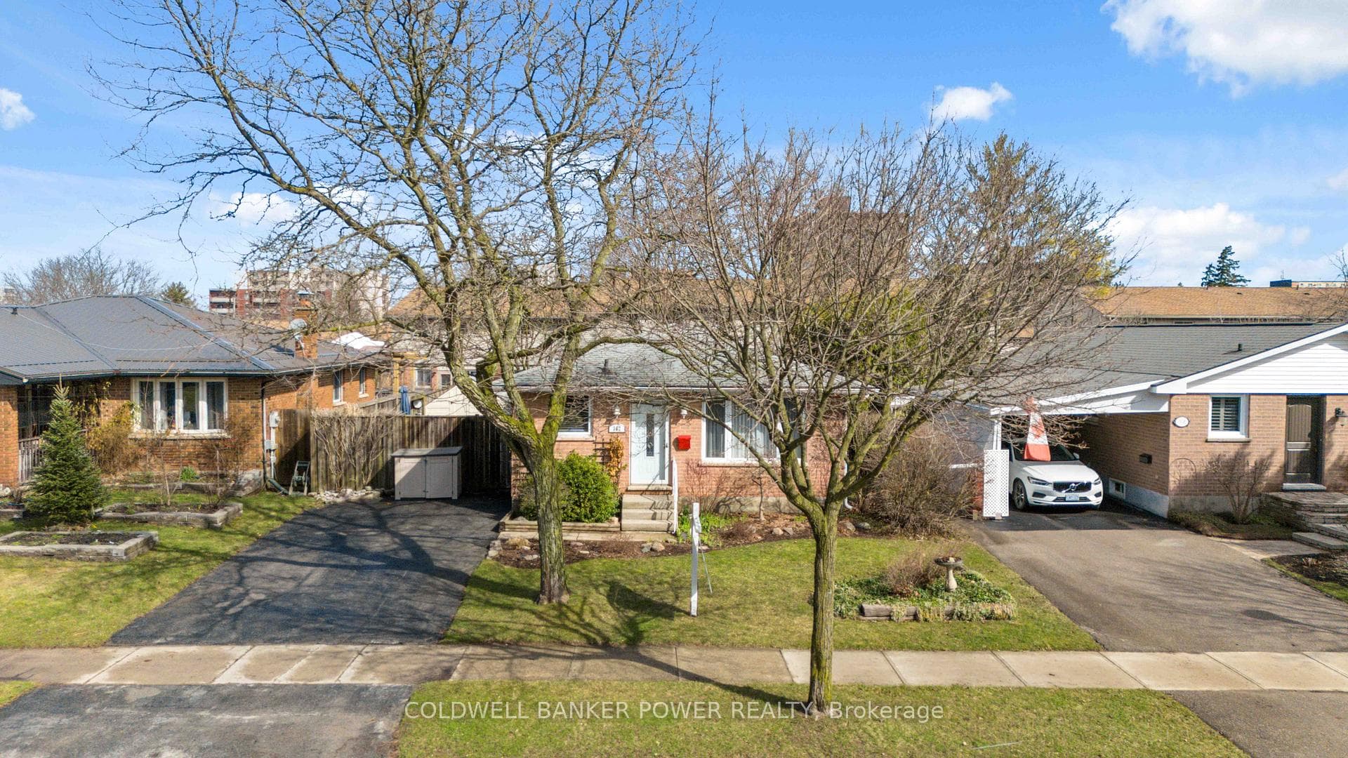 362 HIGHVIEW Crescent photo 2