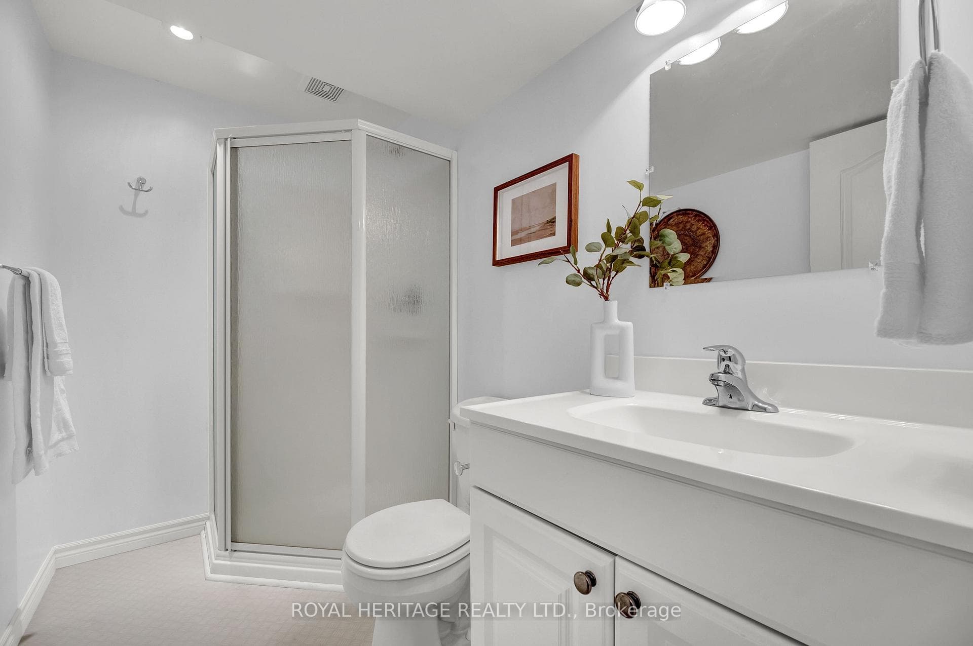 86 Root Crescent photo 27