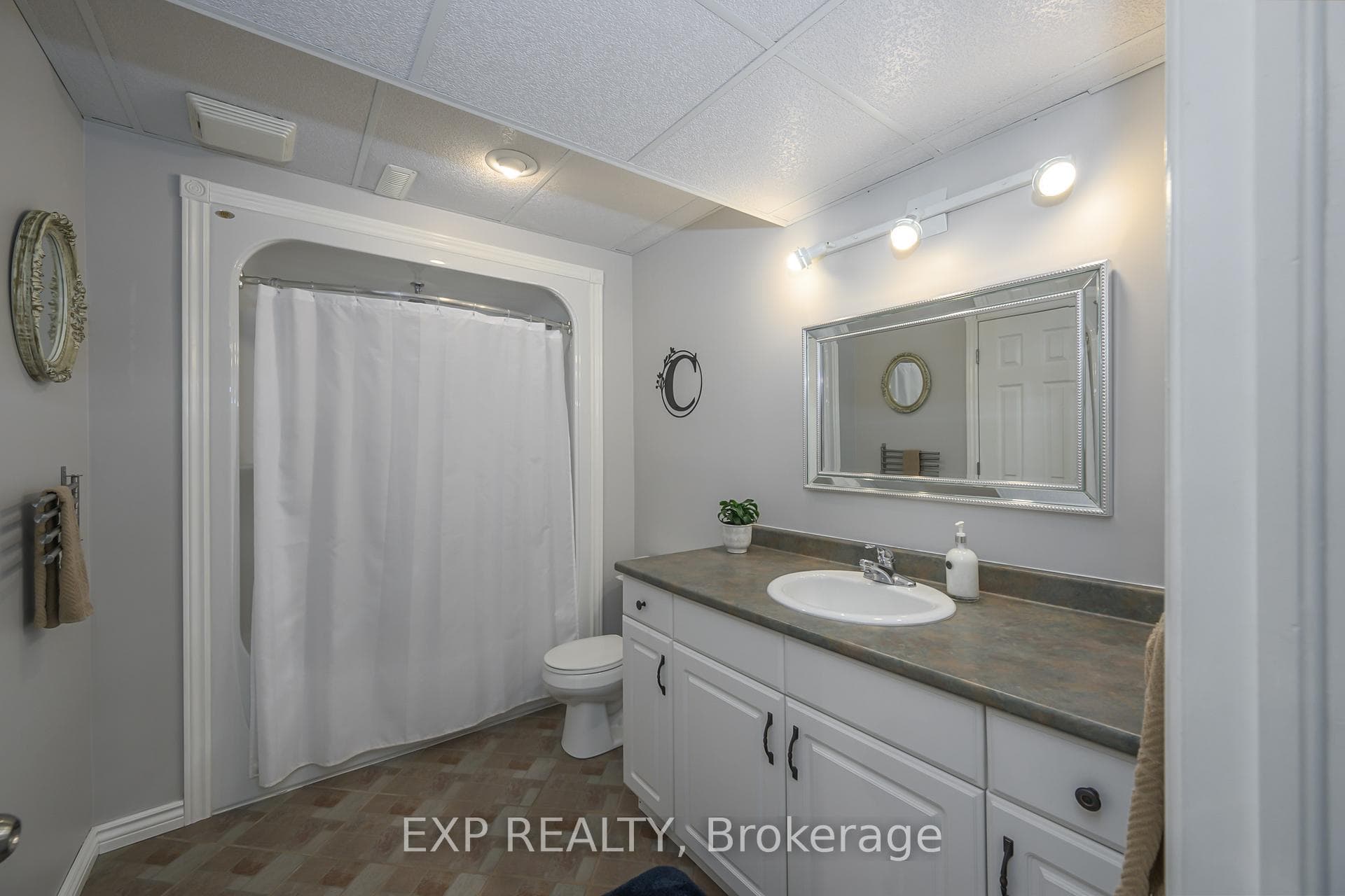 15 Bowcott Crescent photo 28