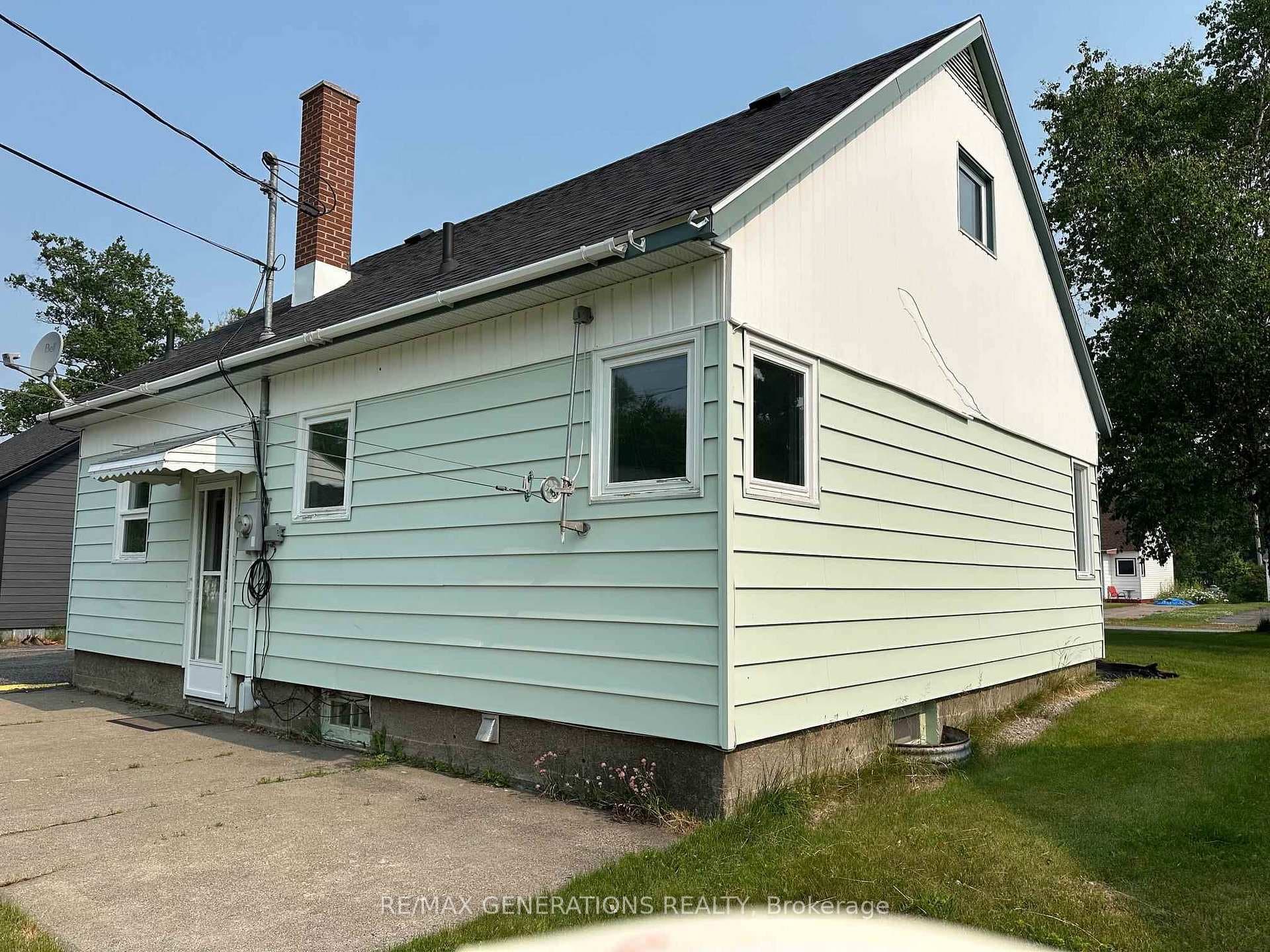 18 Elizabeth Avenue photo 3