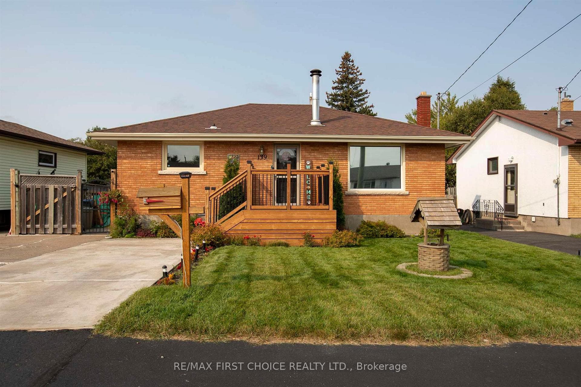 139 Burriss Street photo 2