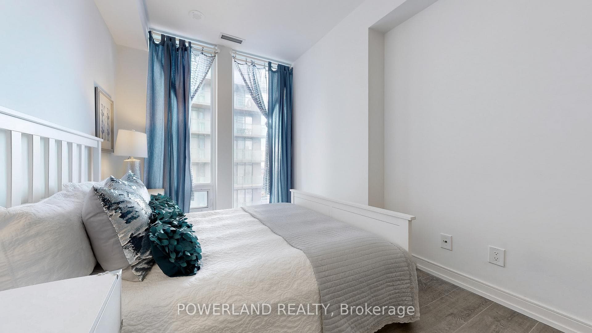 28 Wellesley Street Unit 2304 photo 18