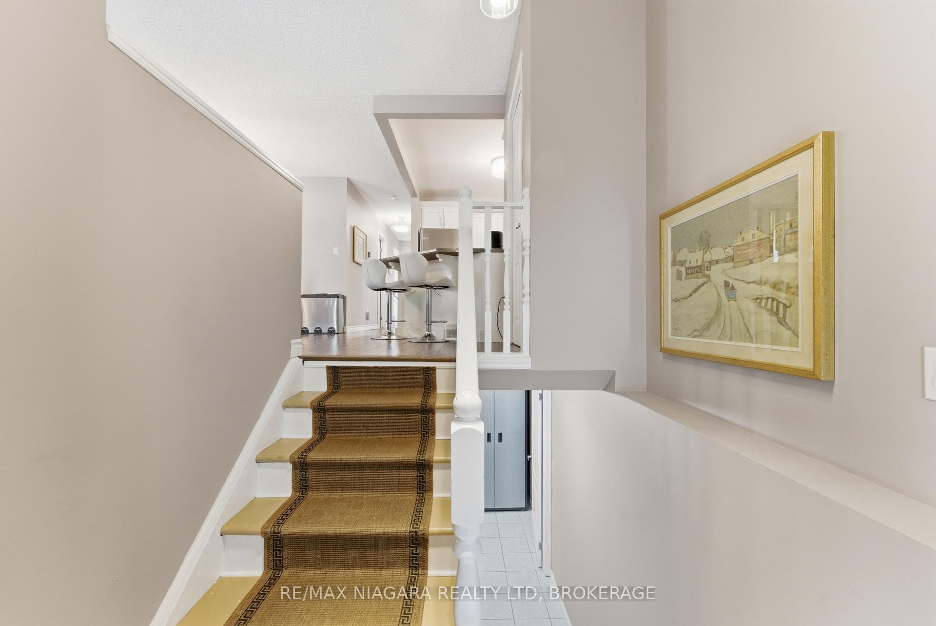 31 MILDRED Avenue photo 3