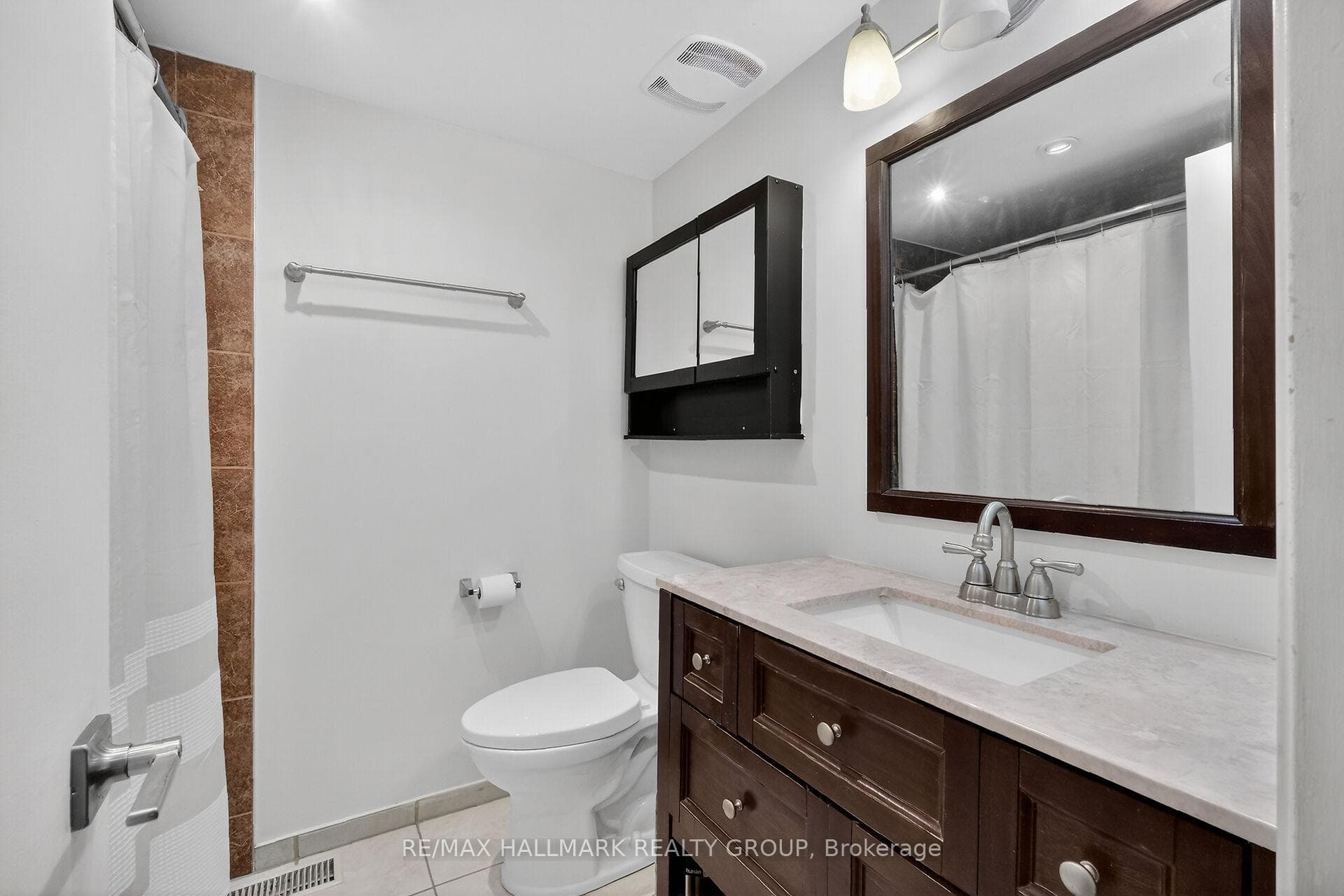 1111 Ambleside Drive Unit 13 photo 29