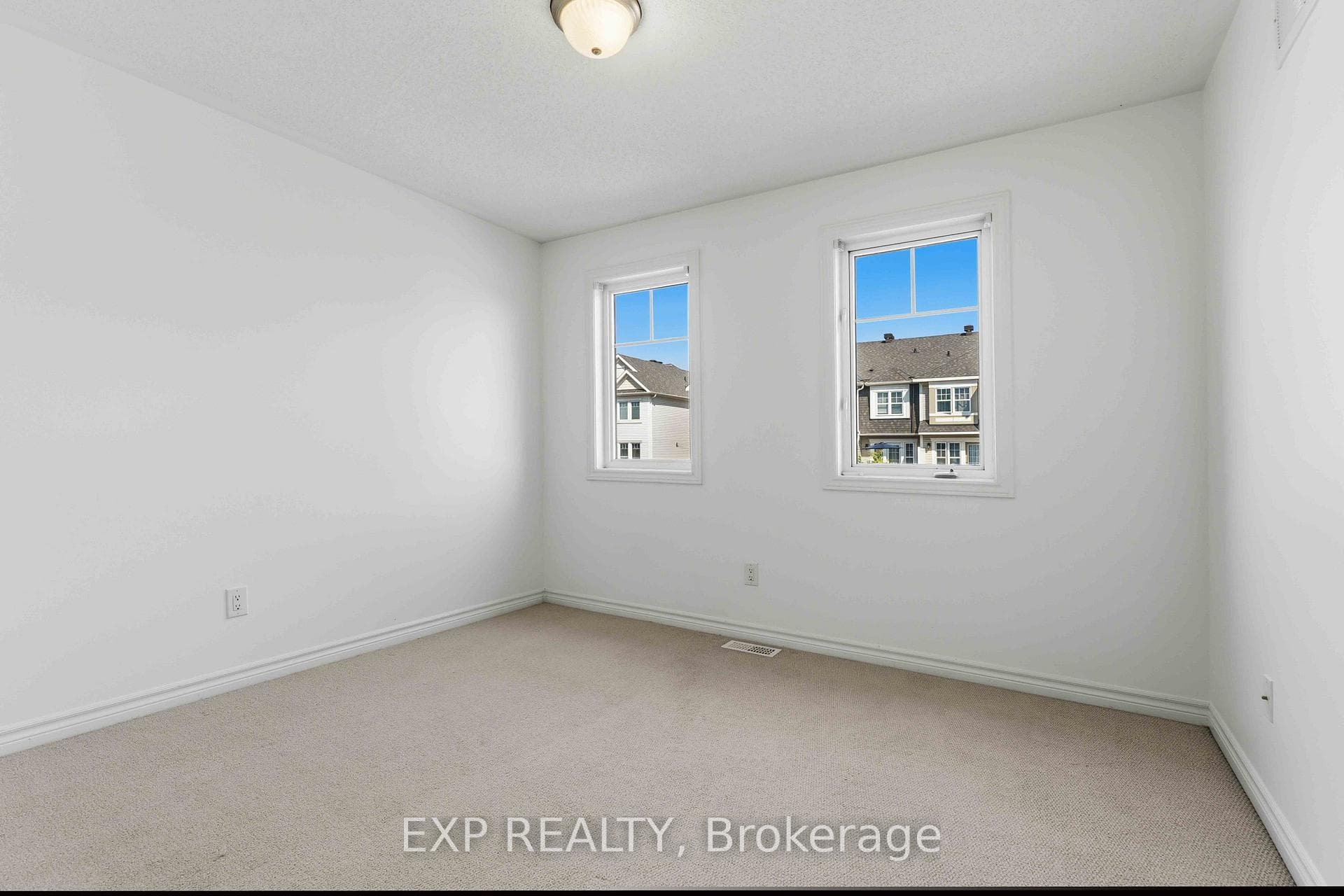 82 Buffalograss Crescent photo 28