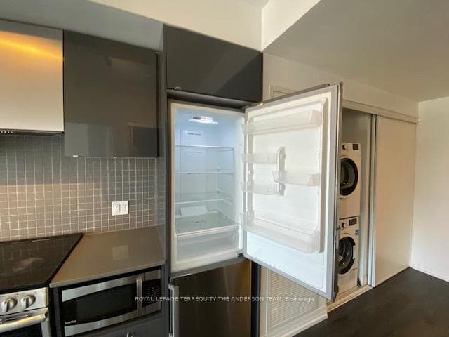 251 Jarvis Street Unit 1532 photo 19