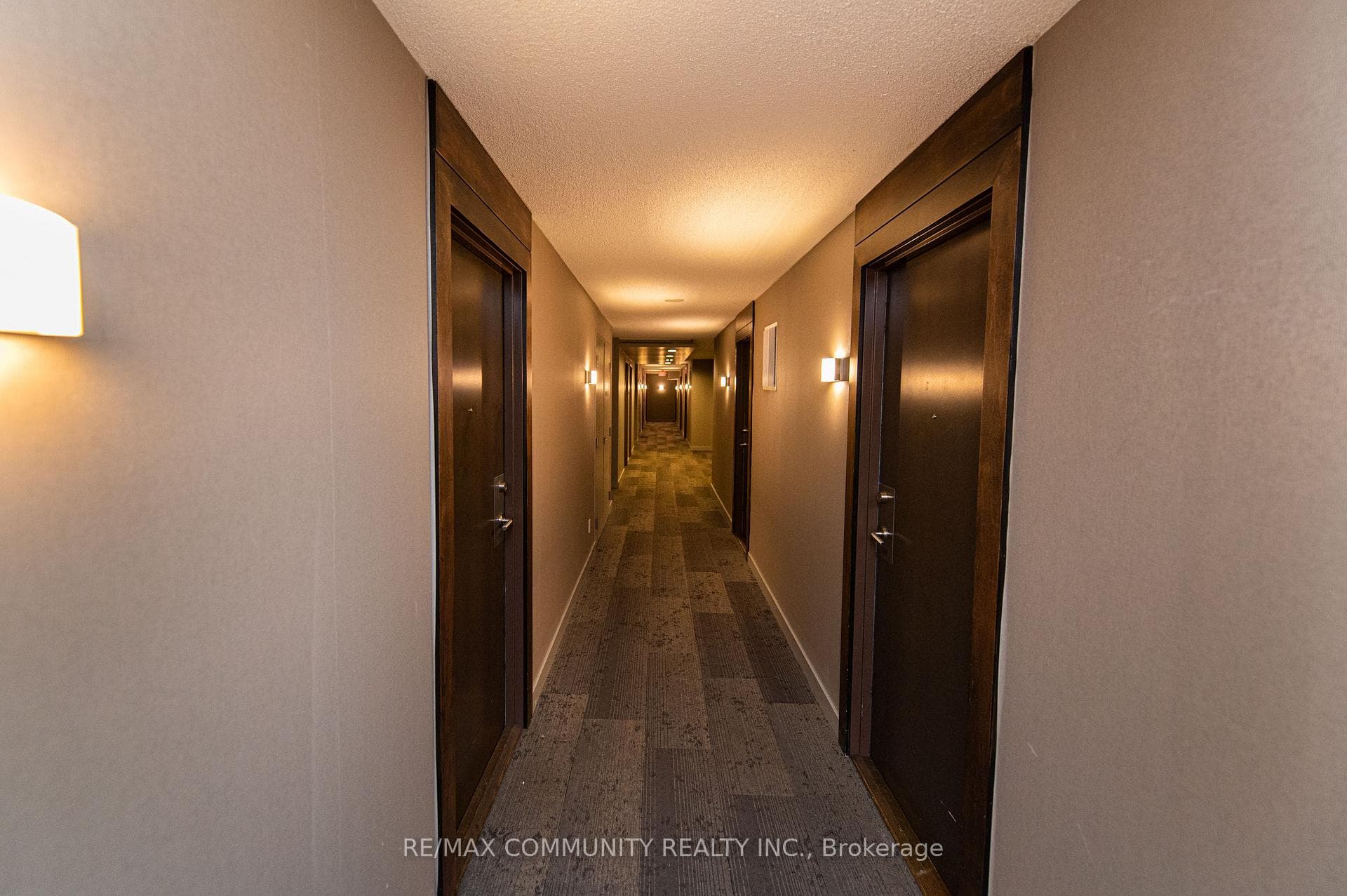135 Village Green Square Unit 3917 photo 9