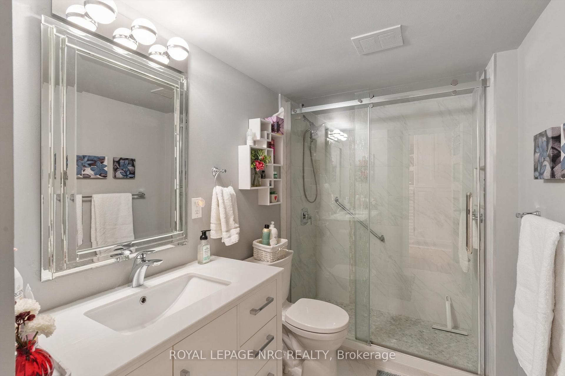 7 Gale Crescent Unit 901 photo 17