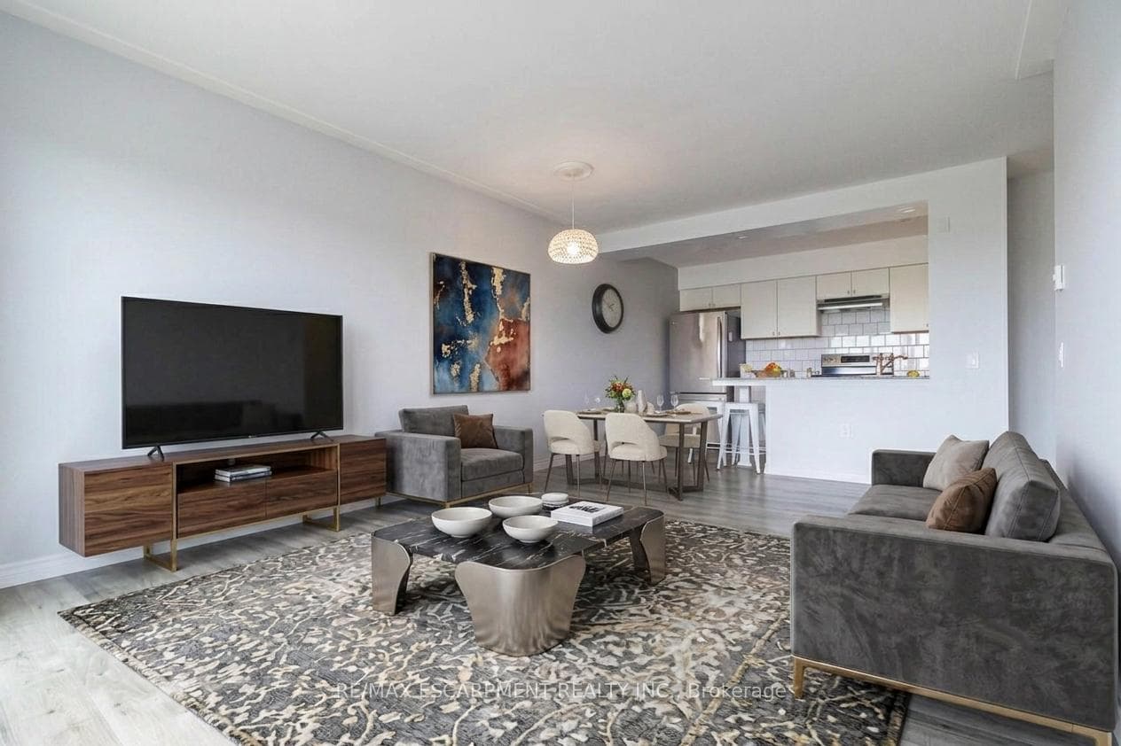 Living/Dining Room Virtually Staged