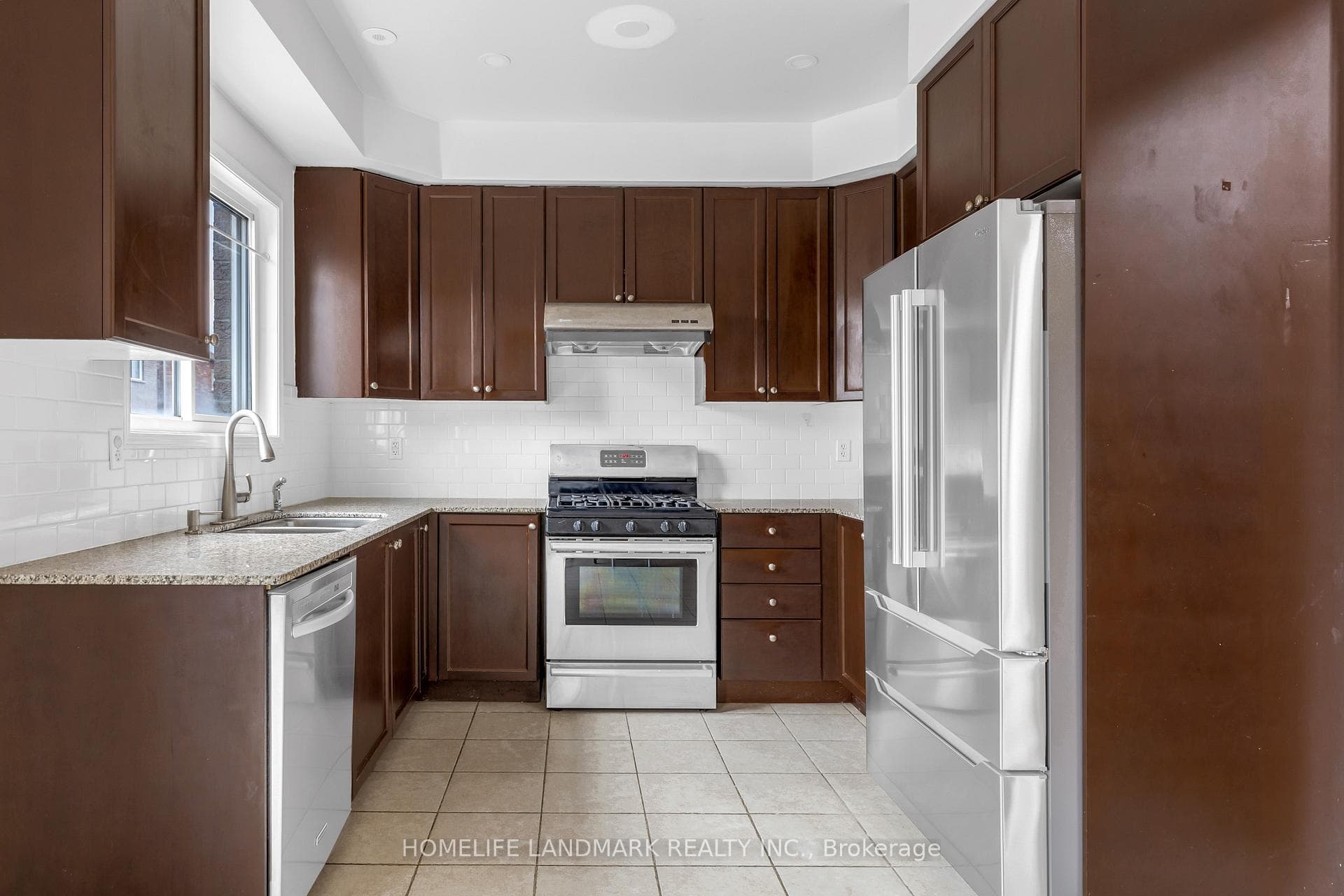 106 Wyper Square photo 9