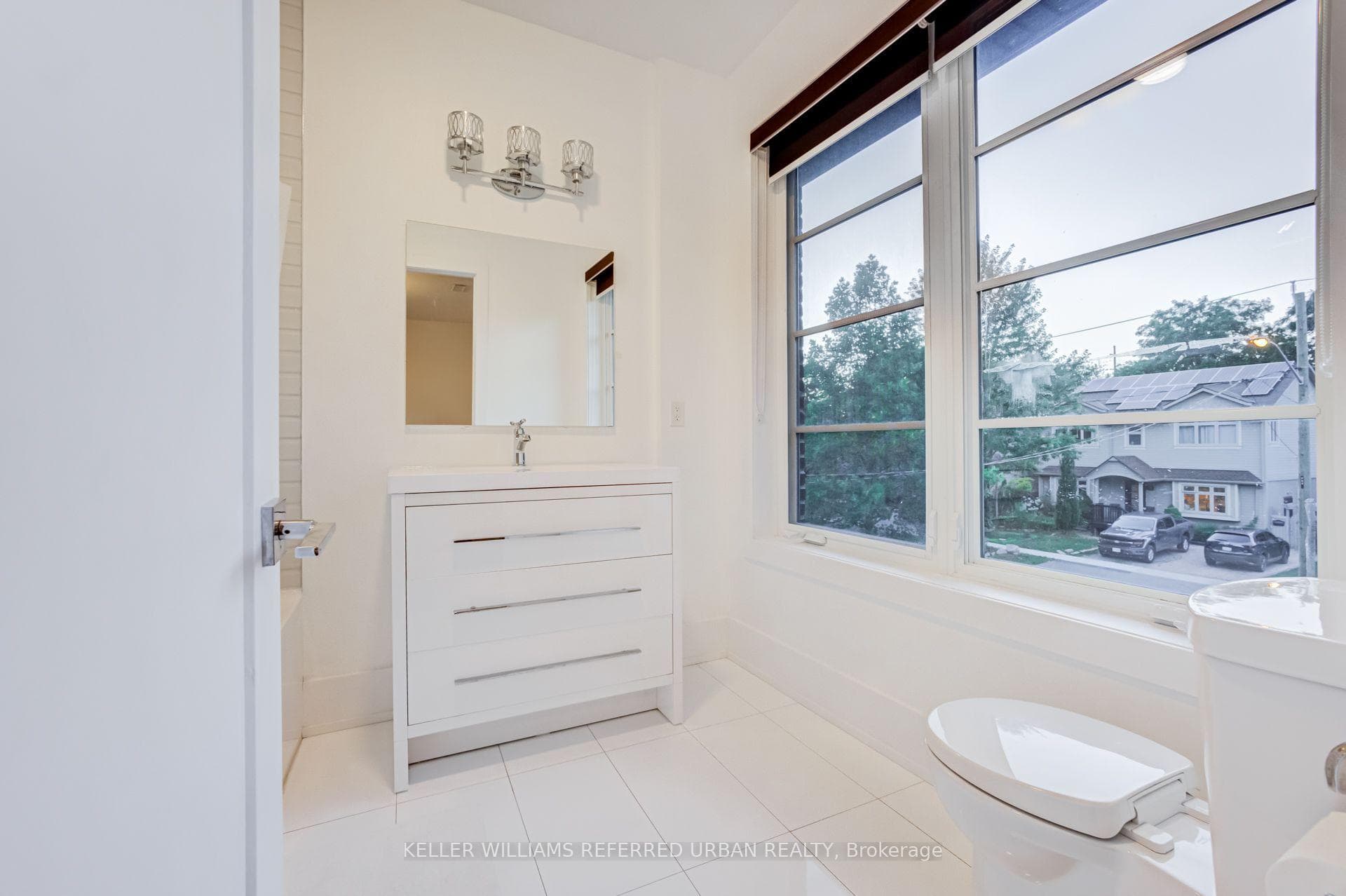 57 Ambleside Avenue photo 30