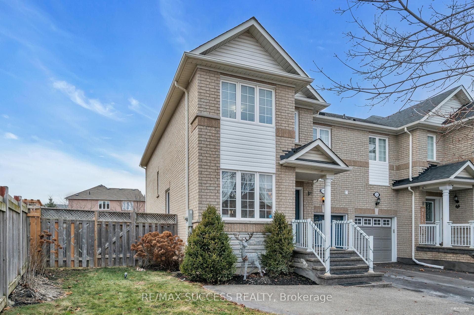 228 Flagstone Way photo 2