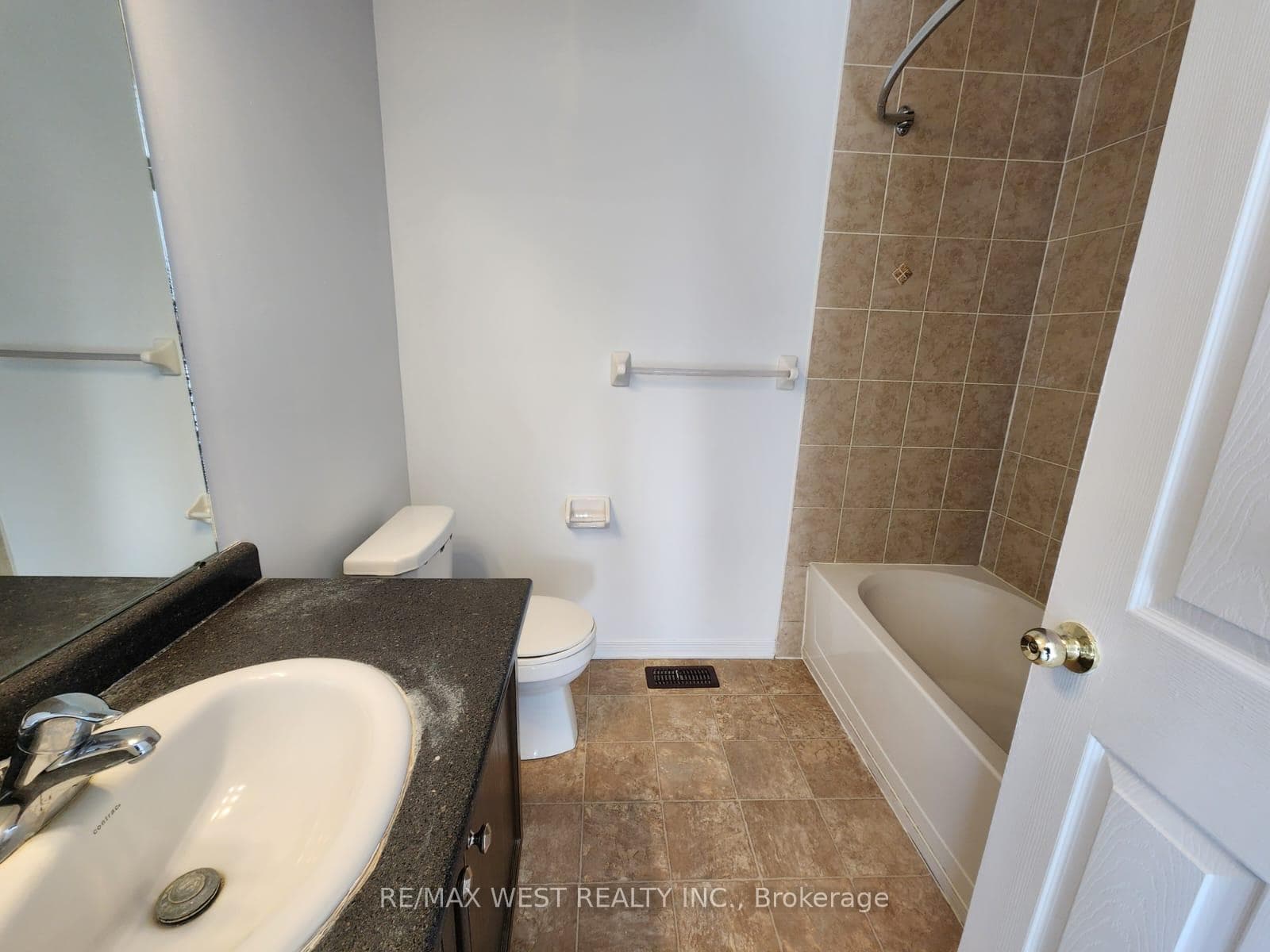 175 Stanley Street Unit 49 photo 20